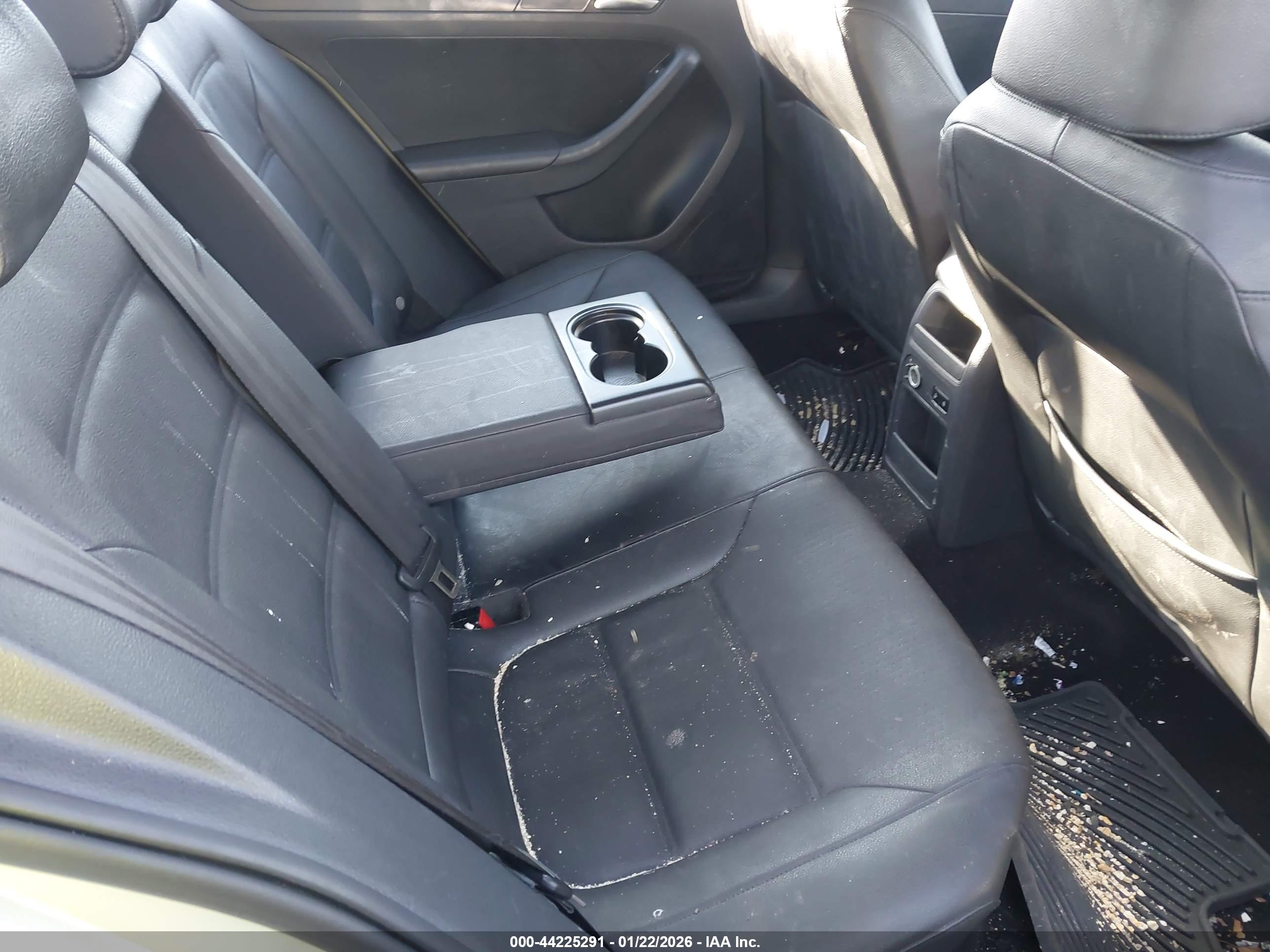 VOLKSWAGEN JETTA image 8