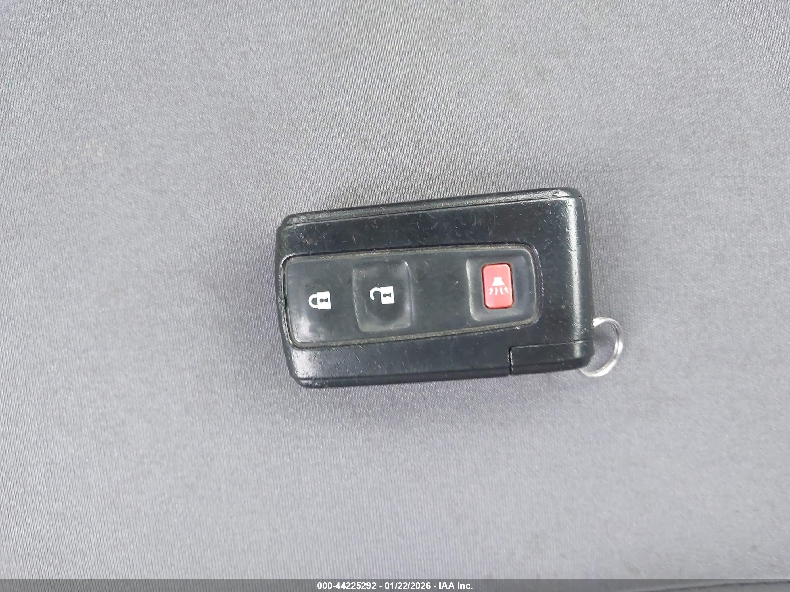 TOYOTA PRIUS image 11