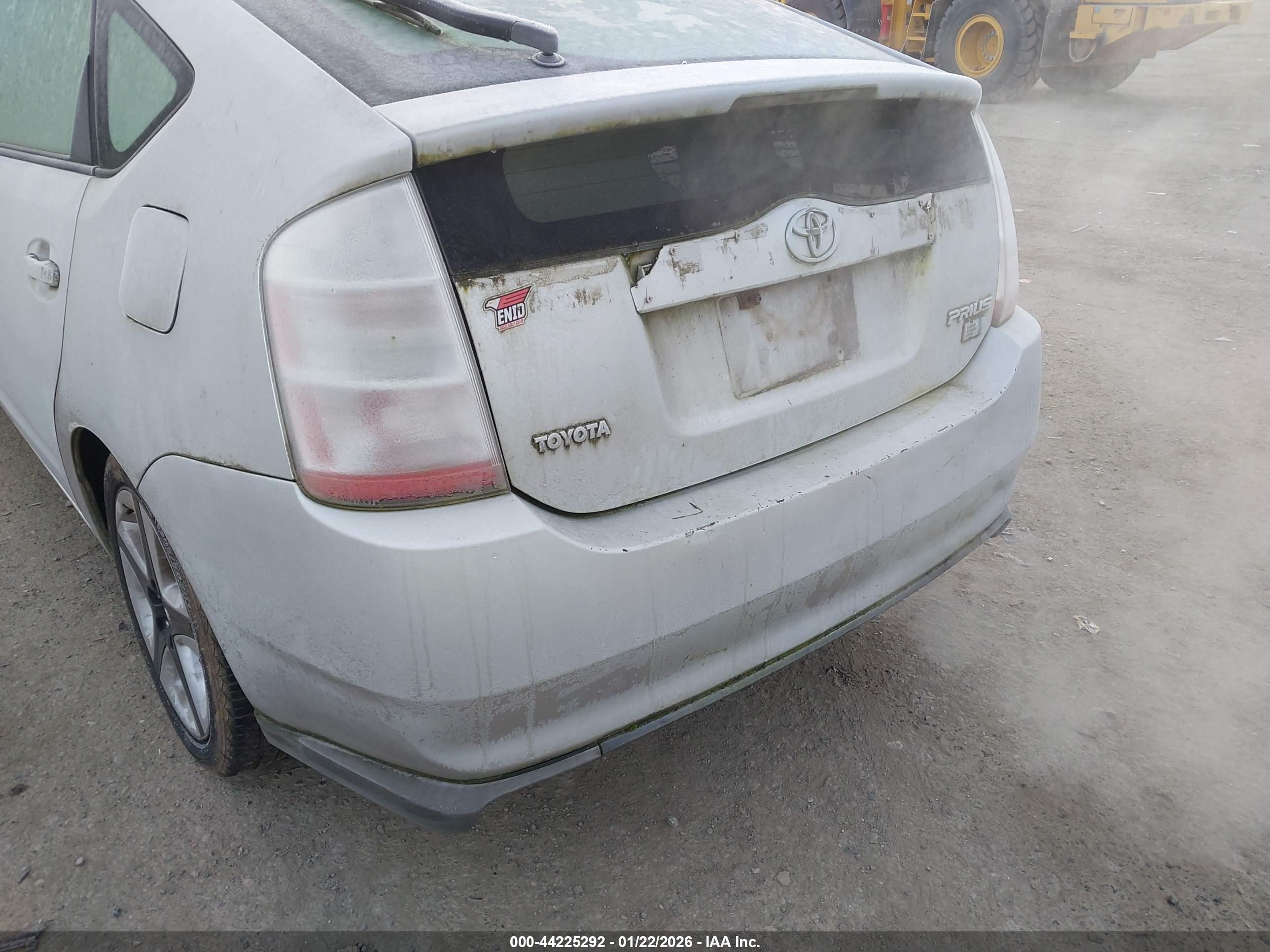 TOYOTA PRIUS image 6