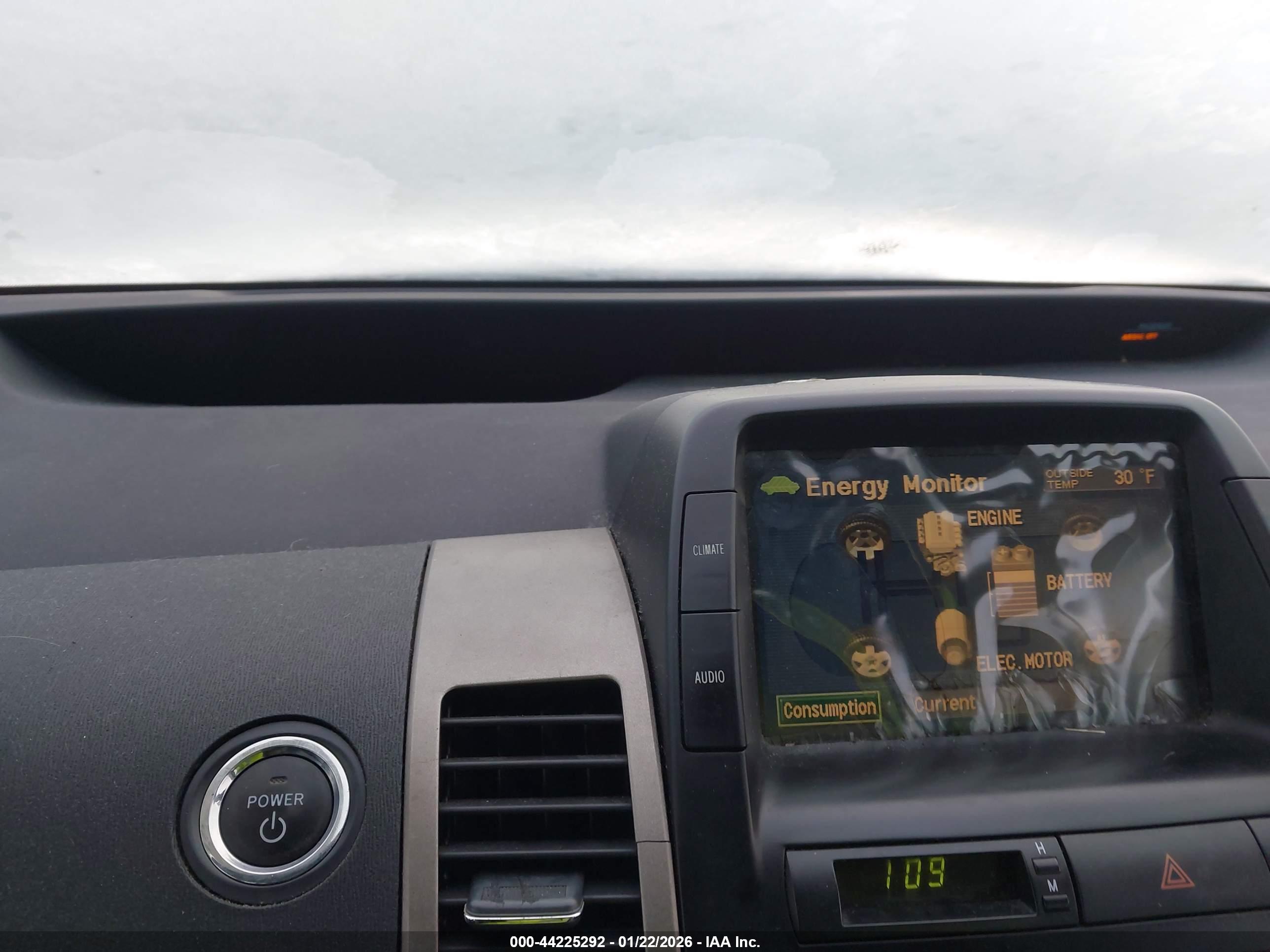 TOYOTA PRIUS image 7