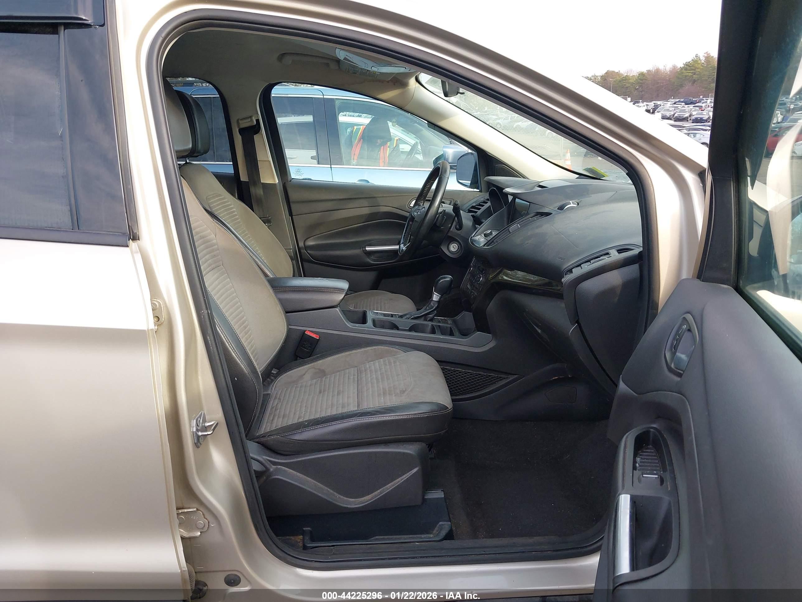 FORD ESCAPE image 5