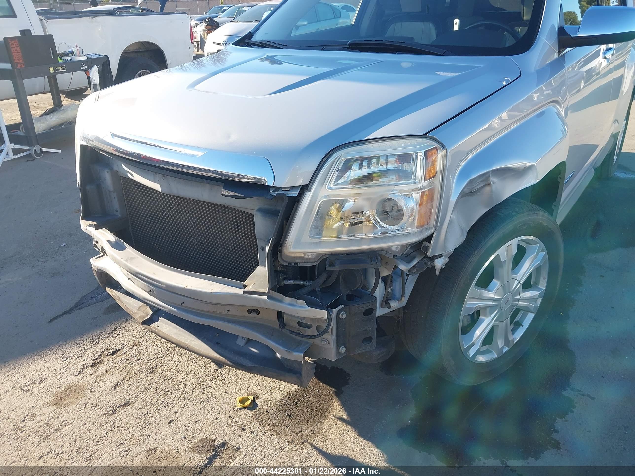 GMC TERRAIN image 6