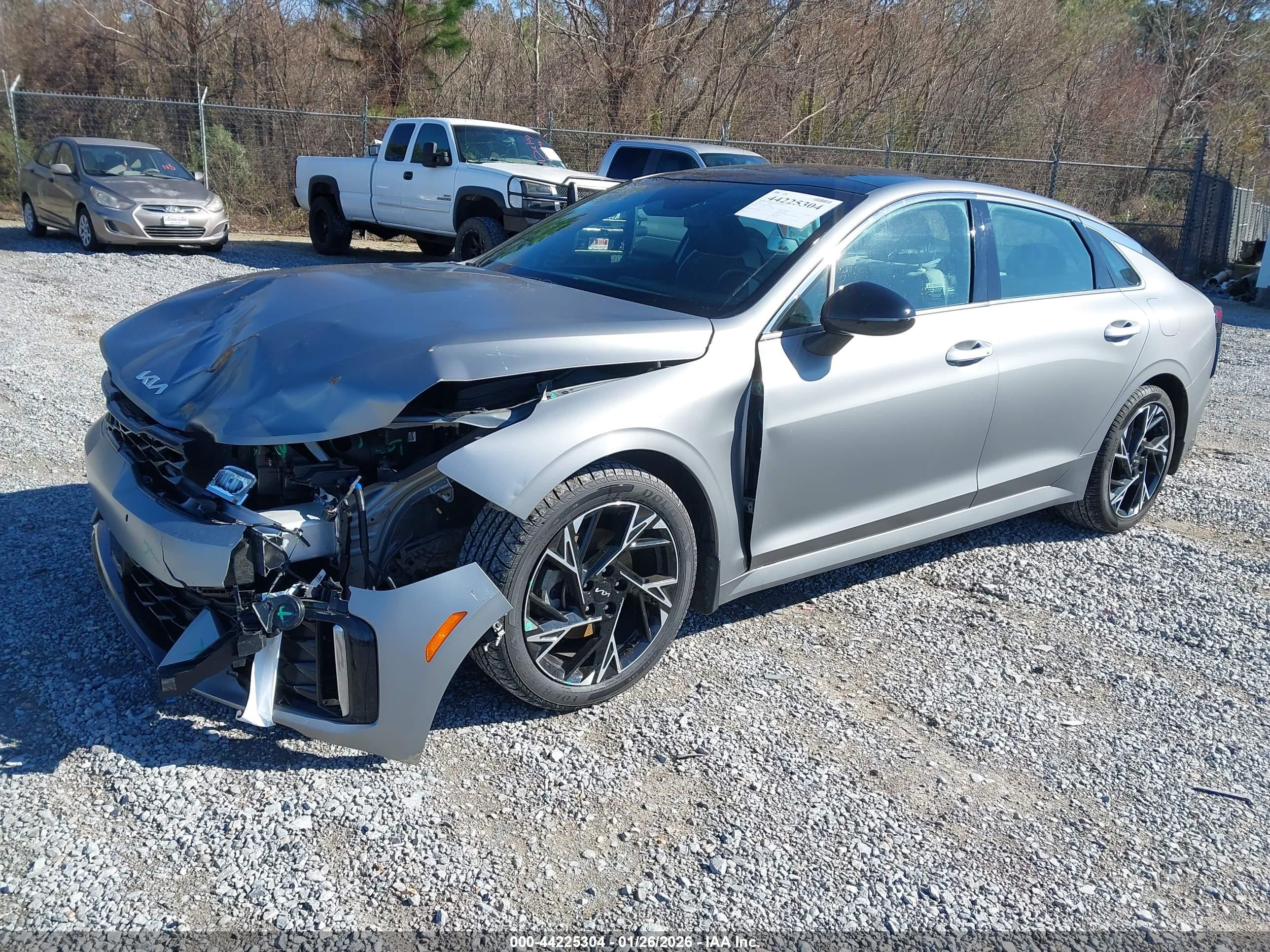 KIA K5 image 2