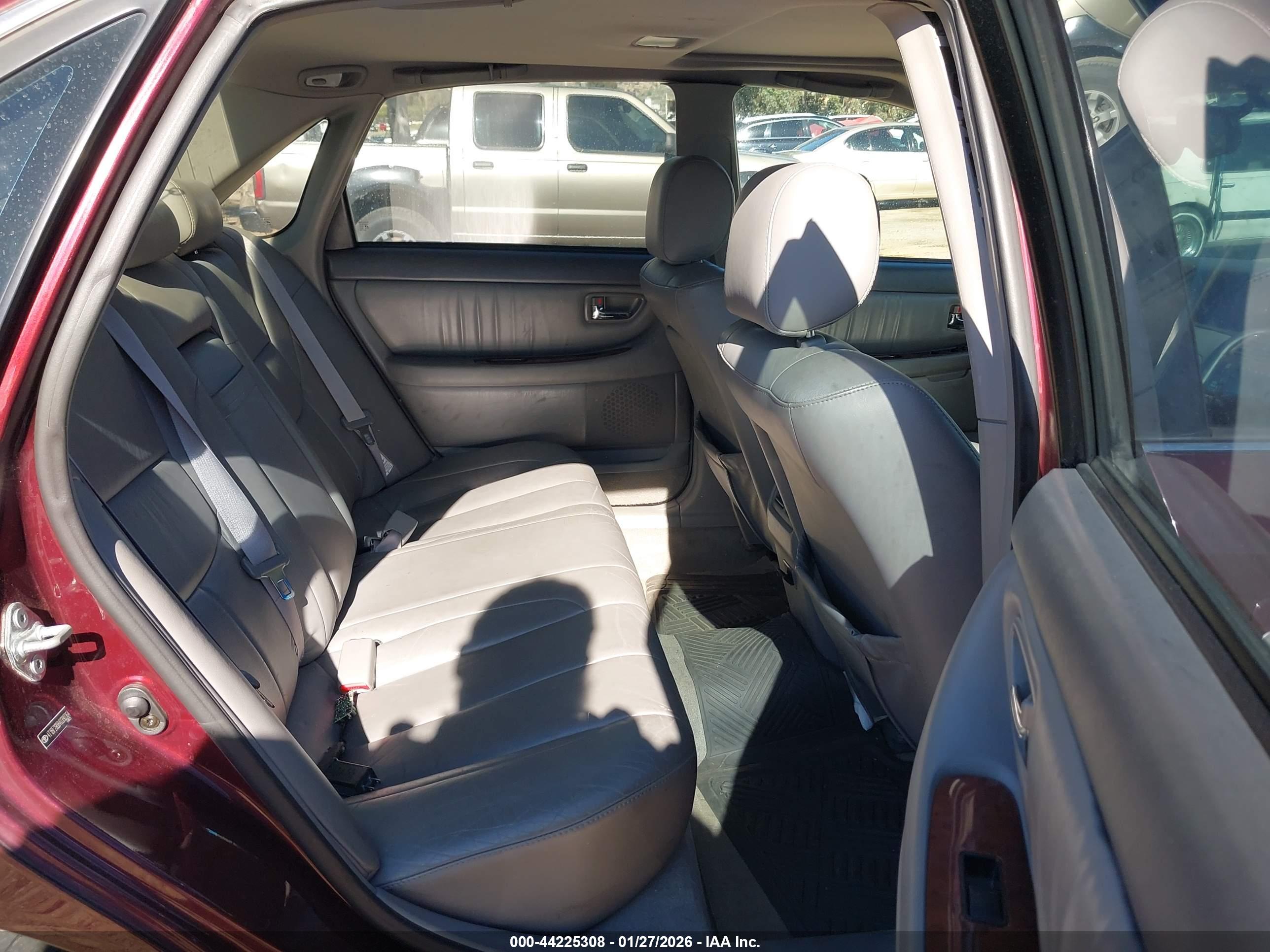 TOYOTA AVALON image 8