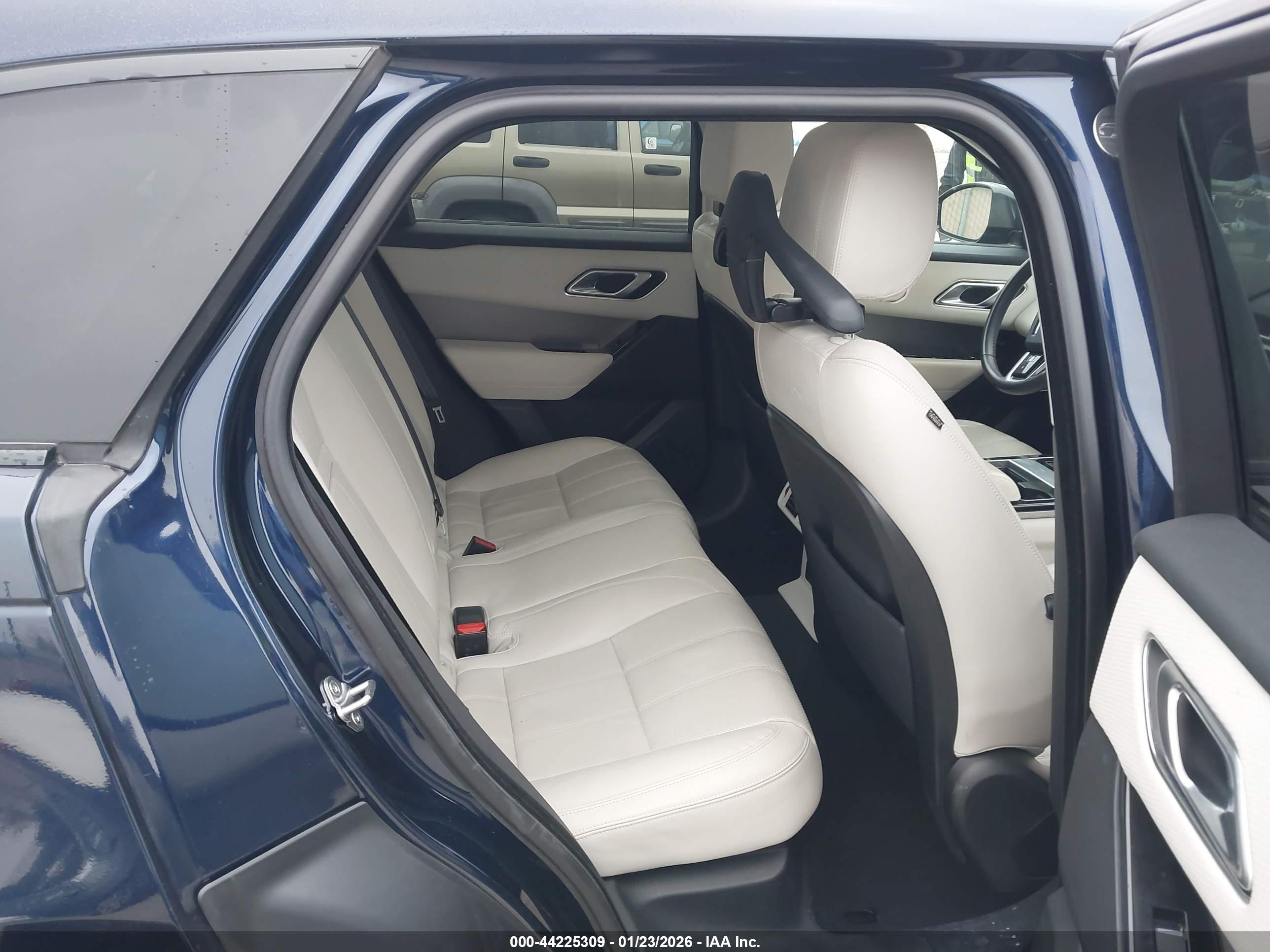 LAND ROVER image 8