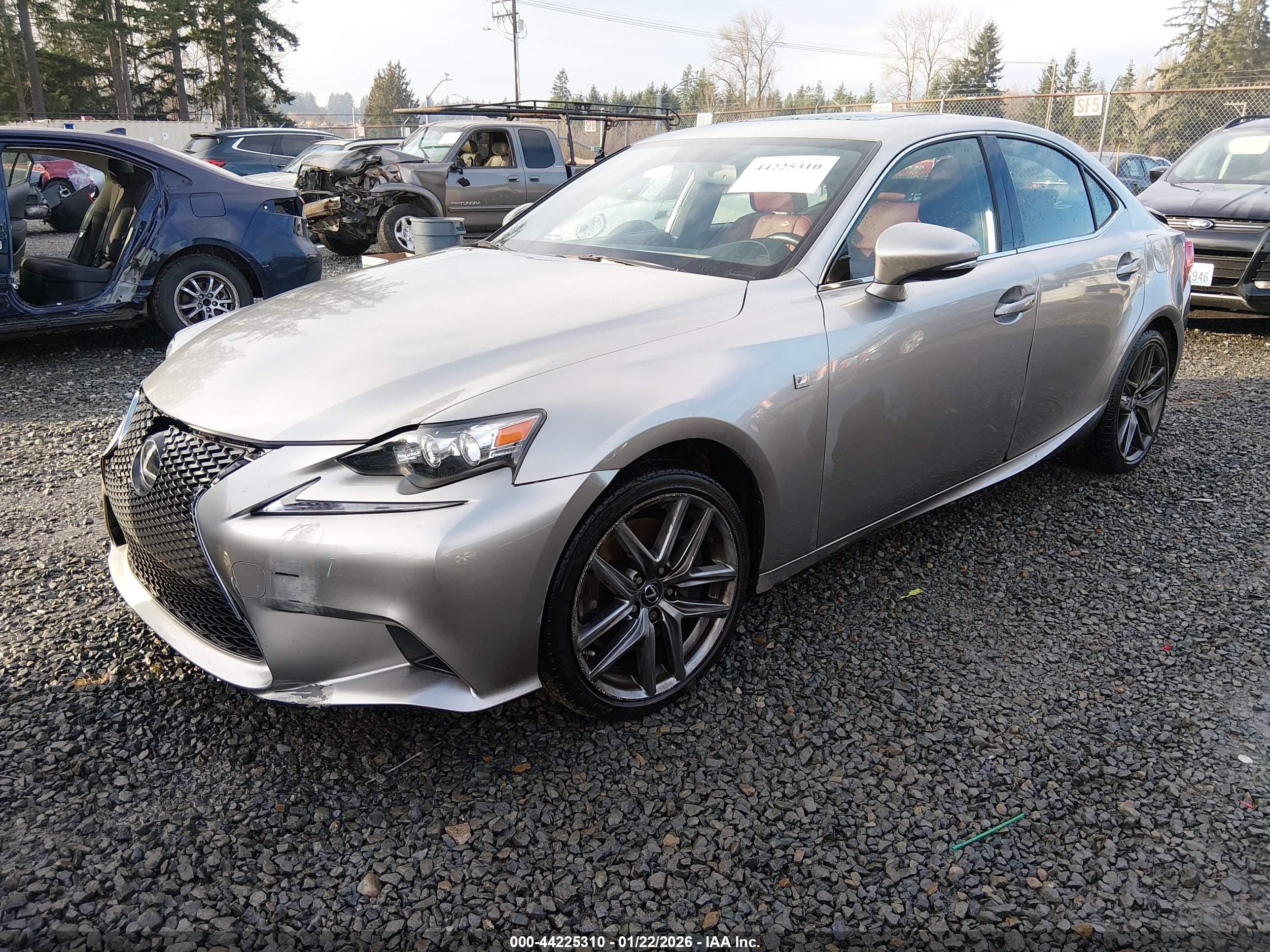 LEXUS IS image 2