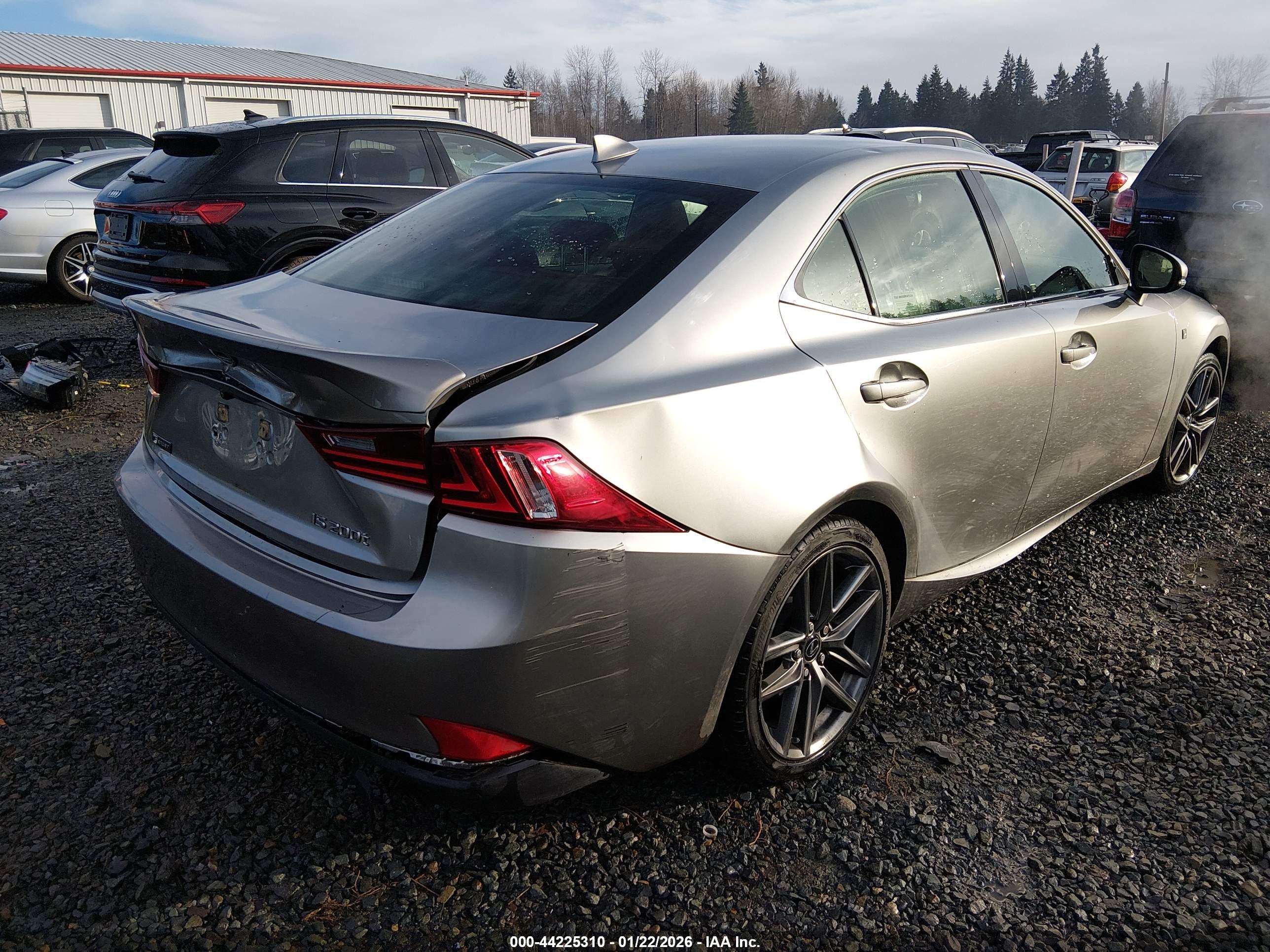 LEXUS IS image 4