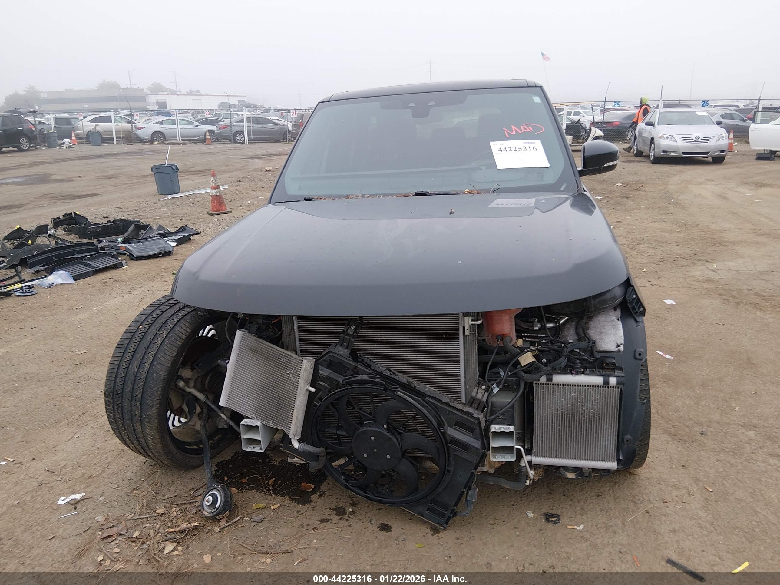 LAND ROVER image 6