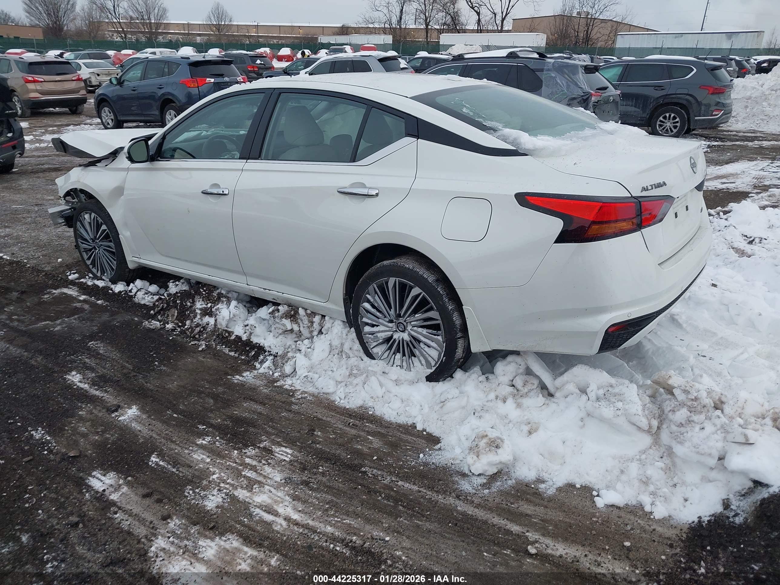 NISSAN ALTIMA image 3