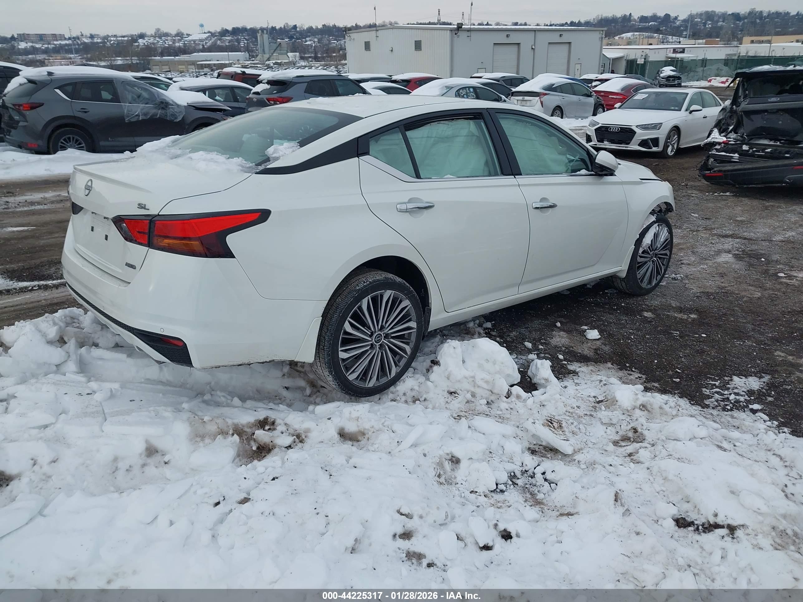 NISSAN ALTIMA image 4