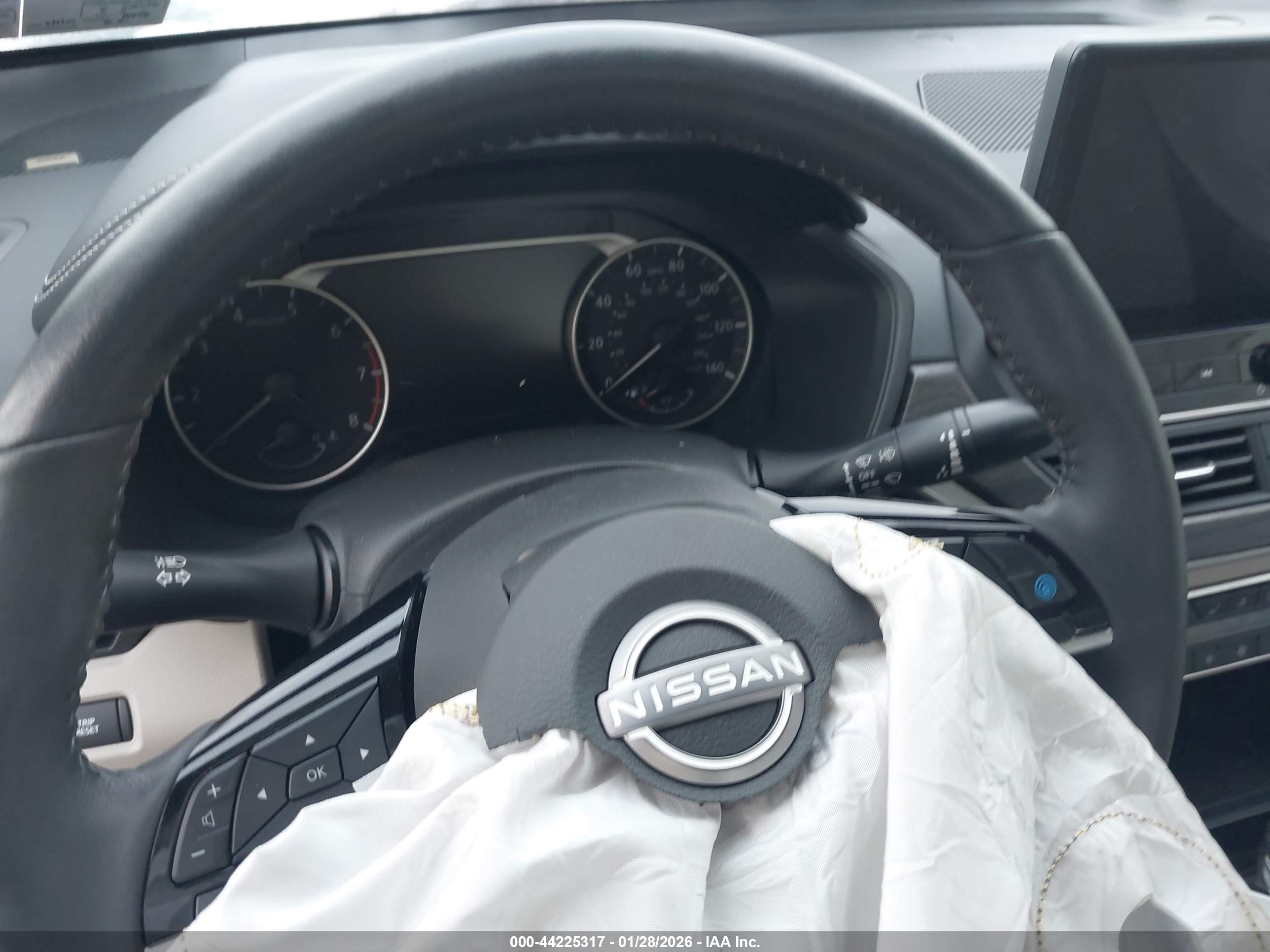 NISSAN ALTIMA image 7