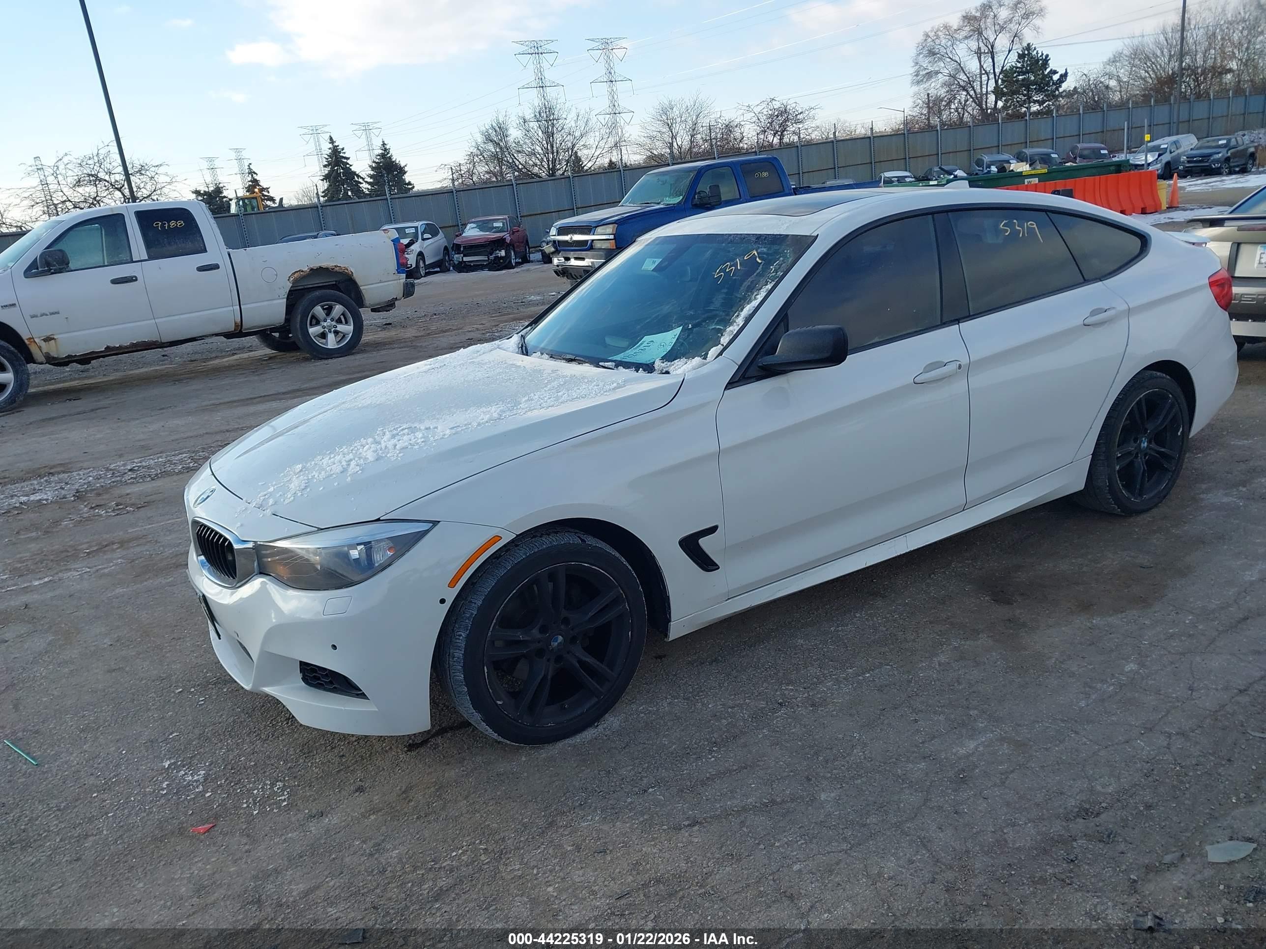 BMW 328I image 2