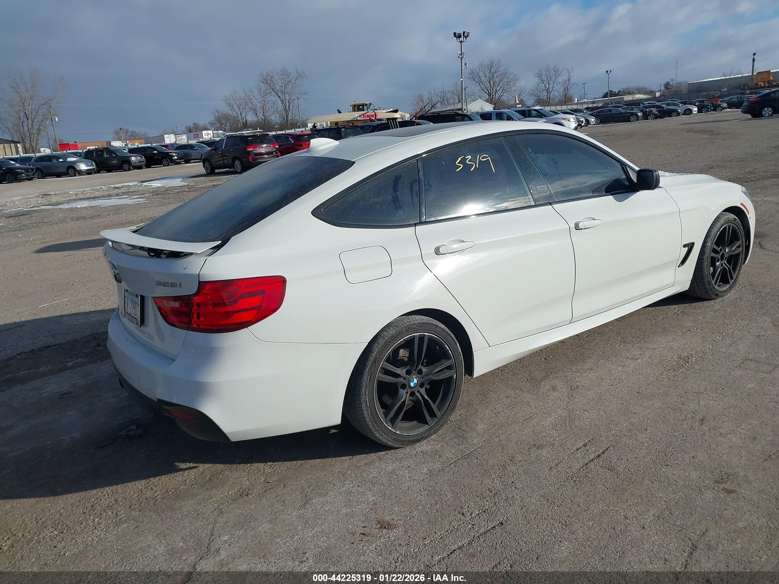 BMW 328I image 4
