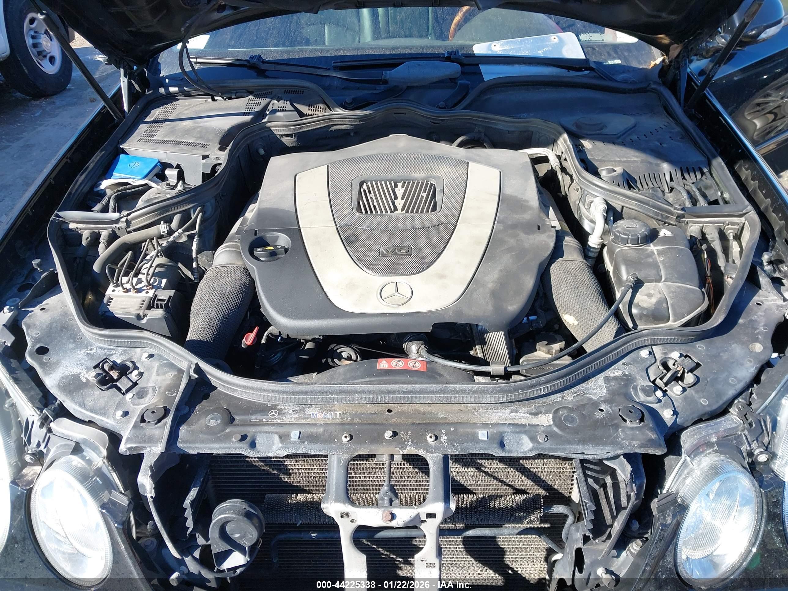 MERCEDES-BENZ E image 10