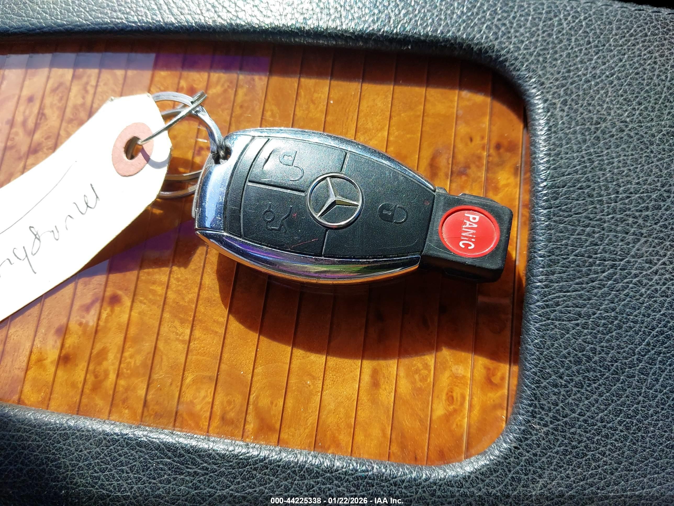 MERCEDES-BENZ E image 11