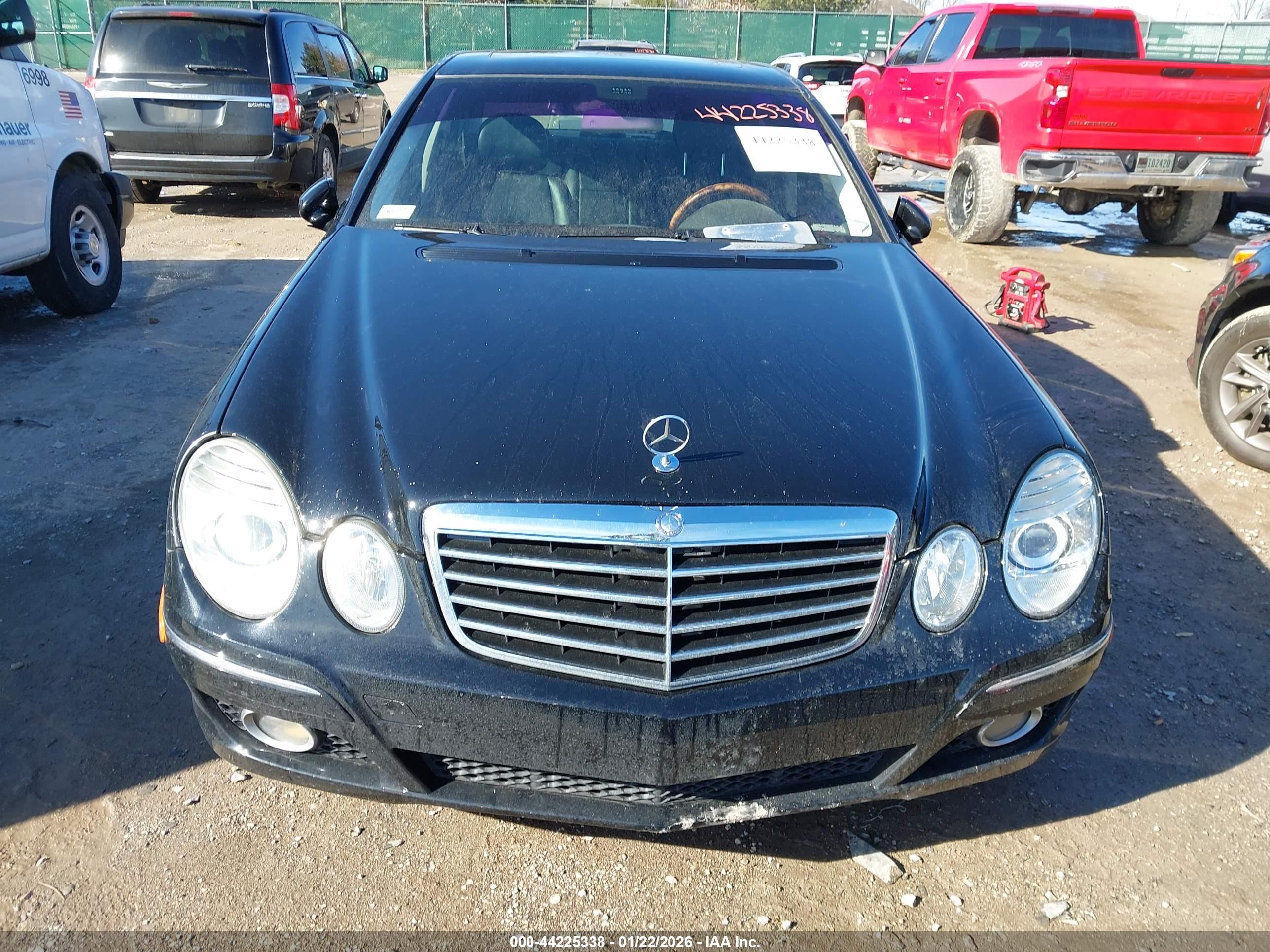 MERCEDES-BENZ E image 6