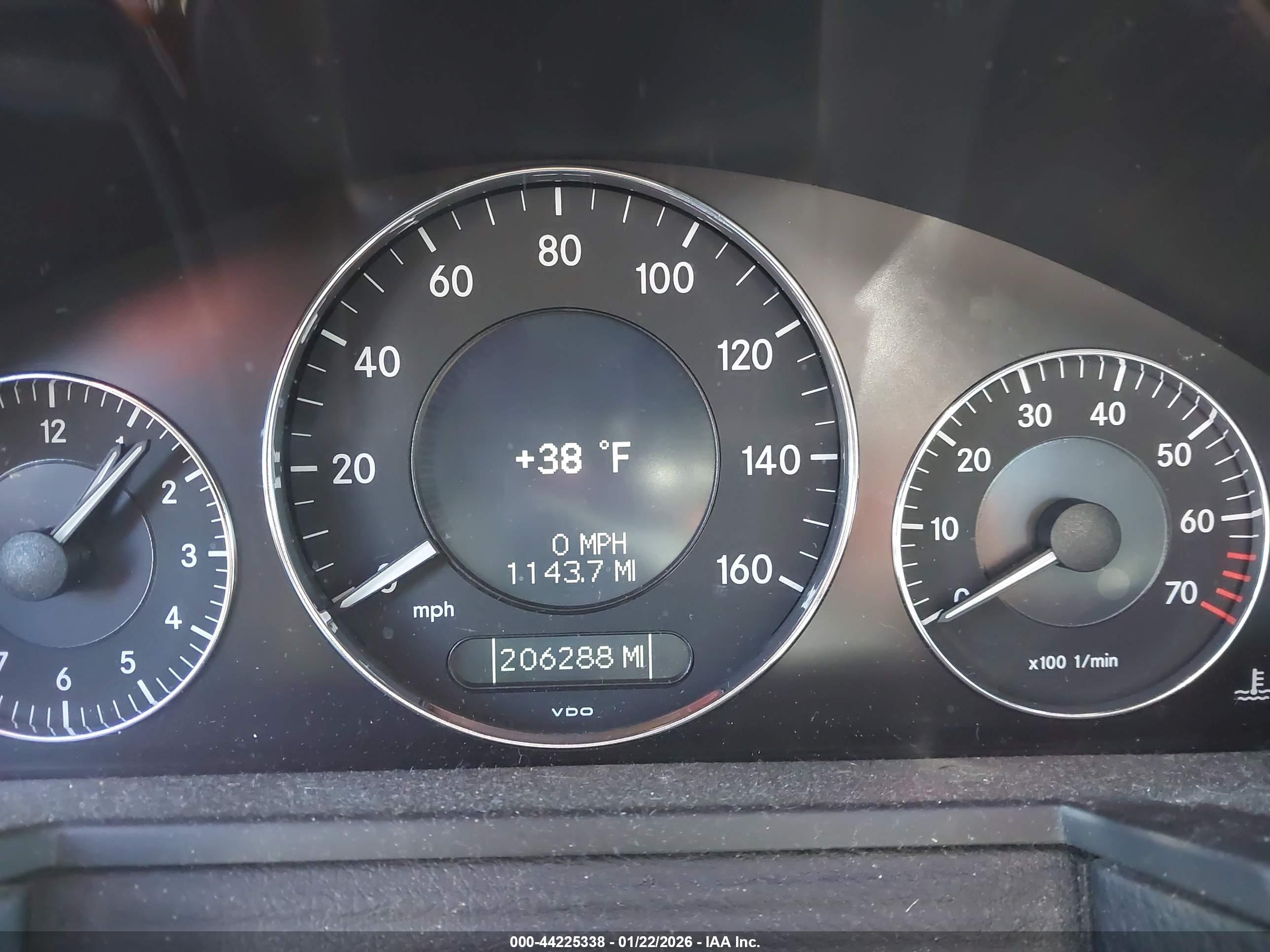 MERCEDES-BENZ E image 7
