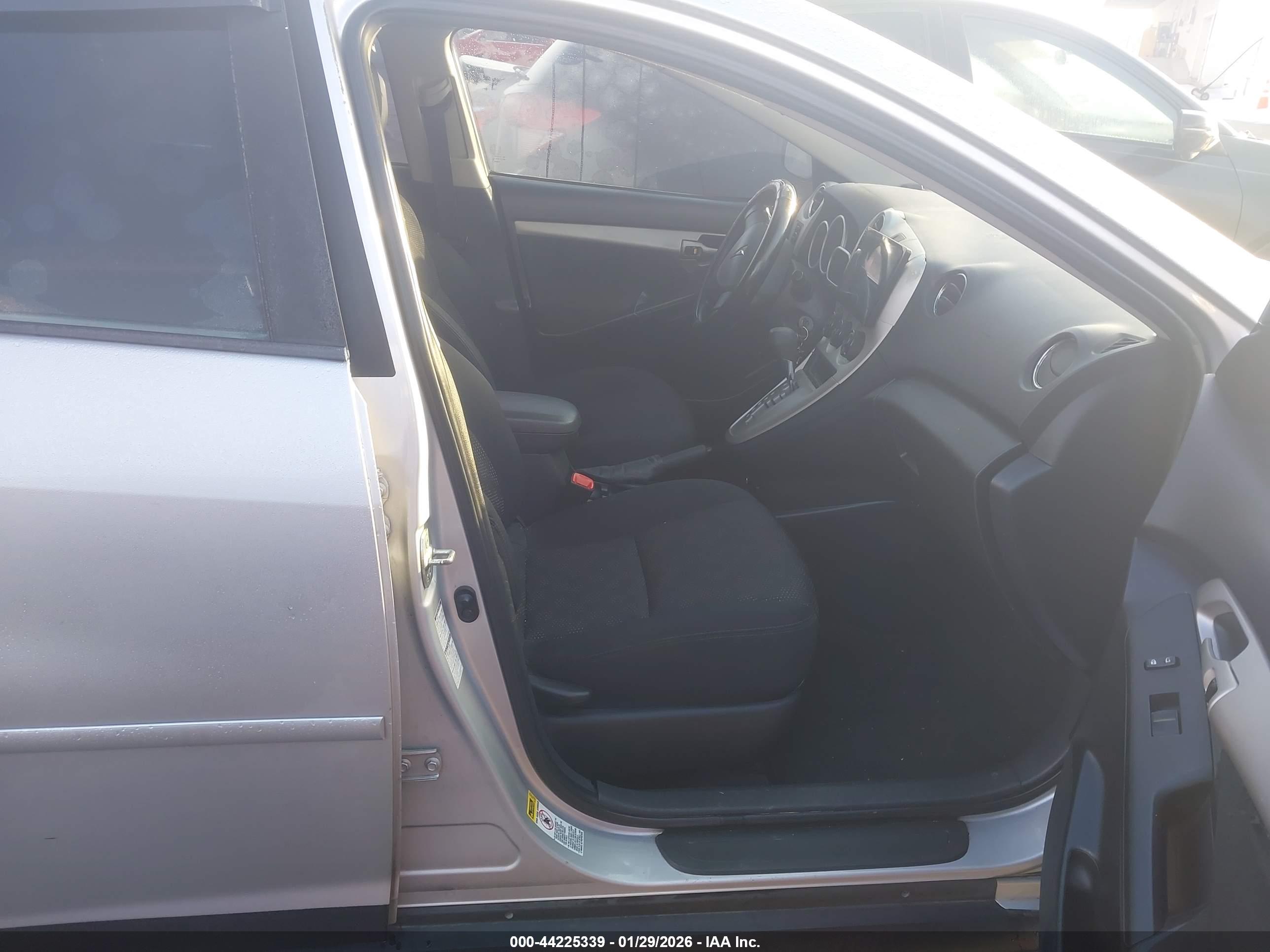 PONTIAC VIBE image 5