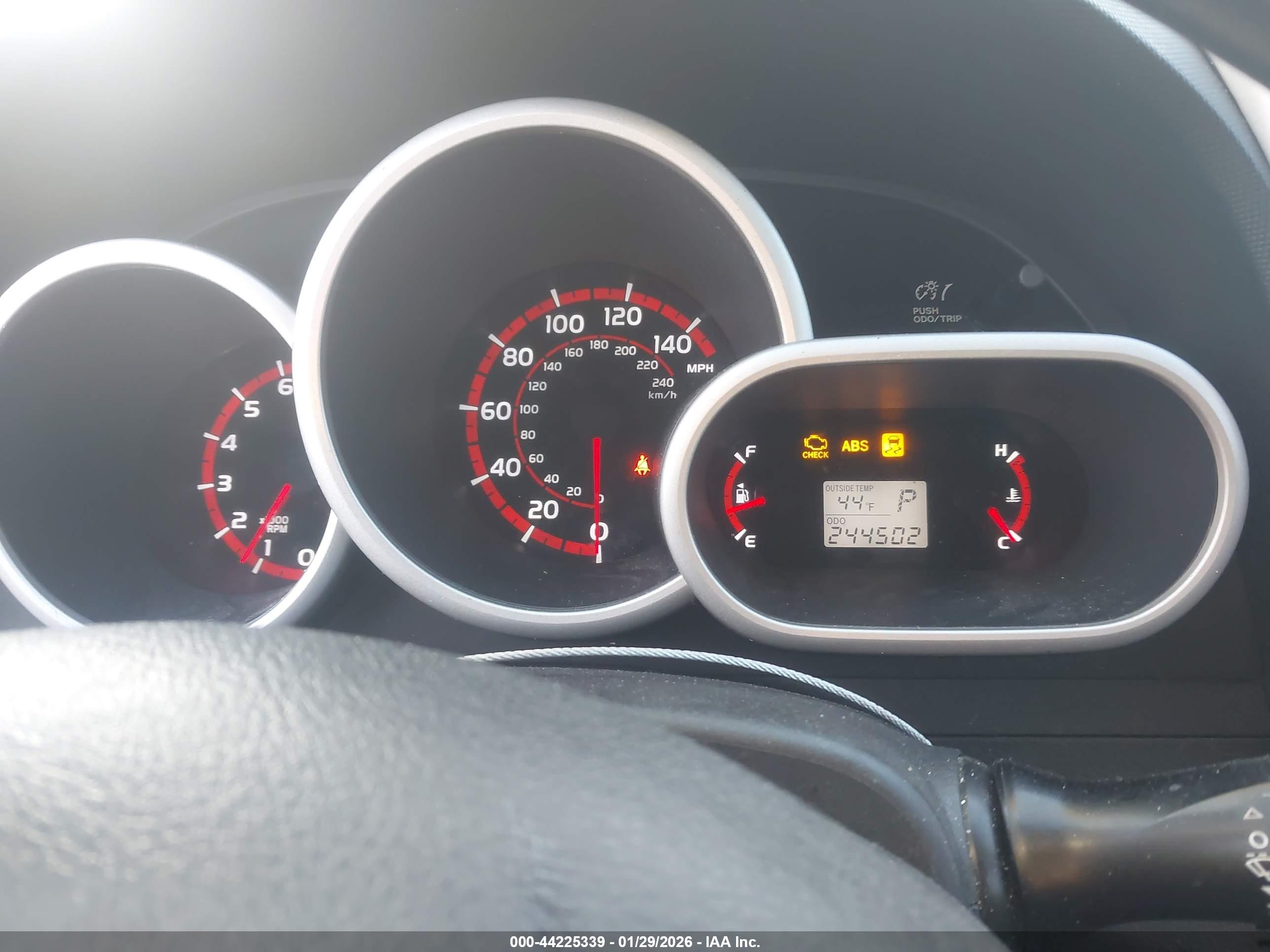 PONTIAC VIBE image 7