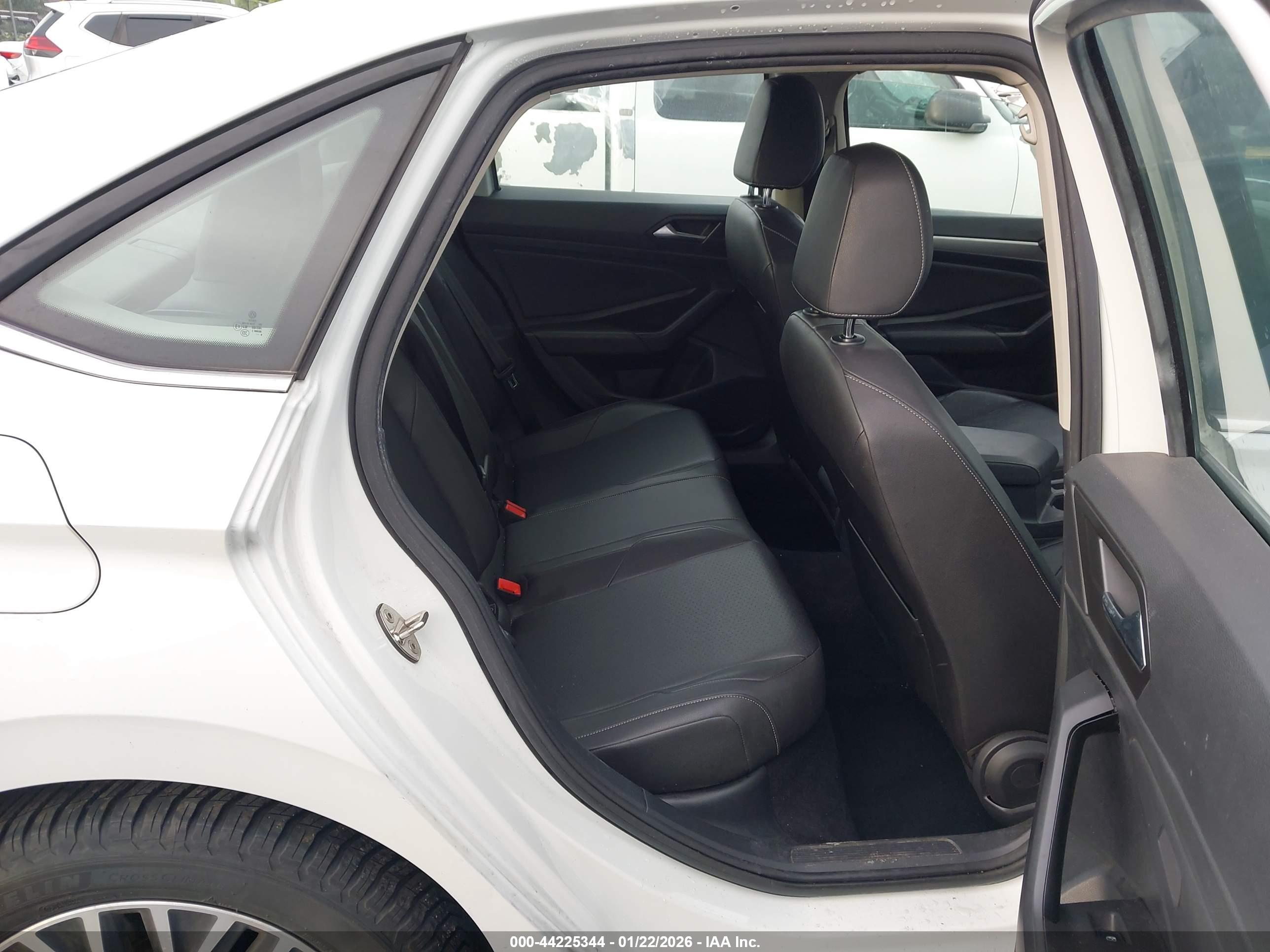 VOLKSWAGEN JETTA image 8