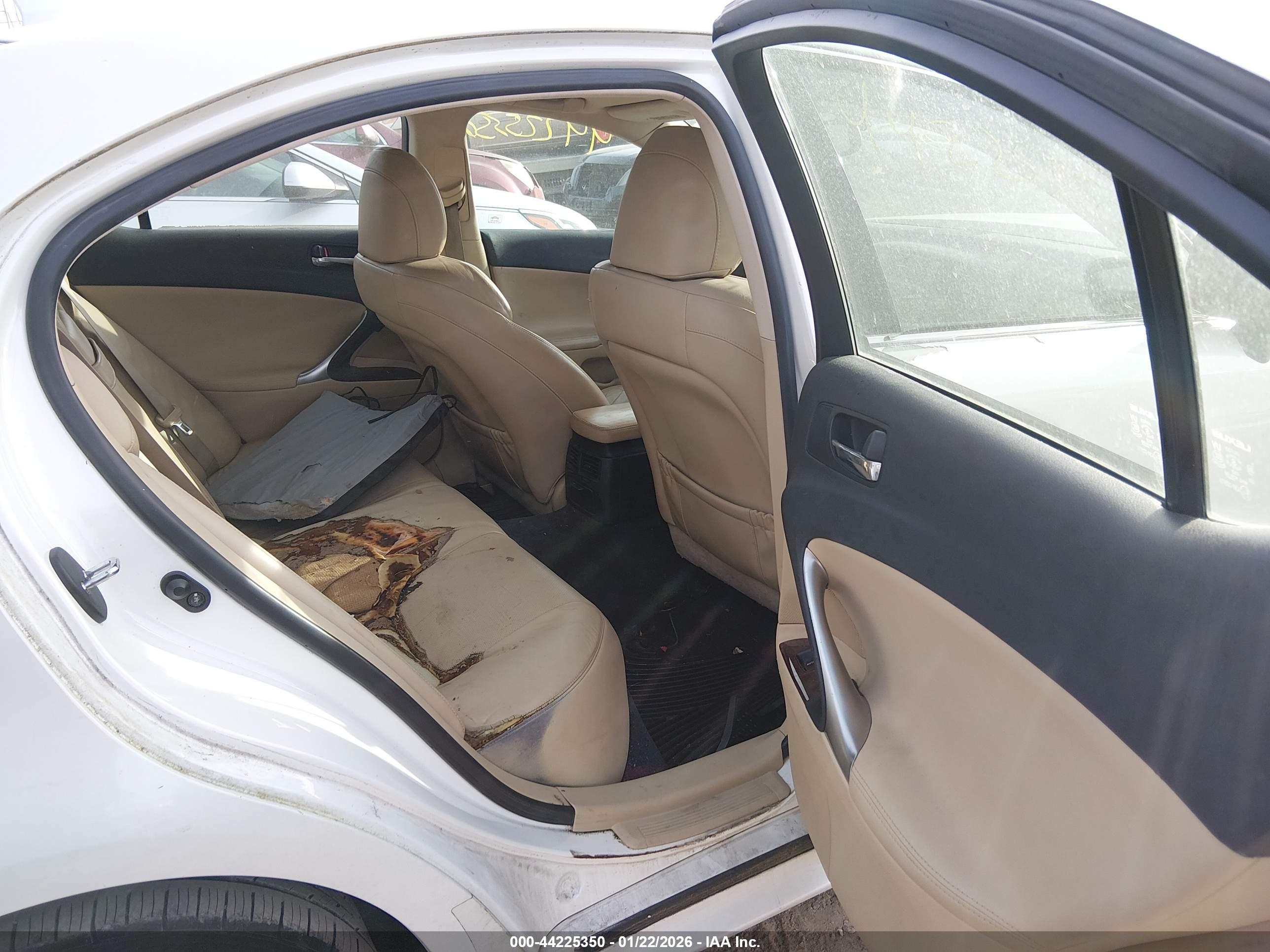 LEXUS IS image 8