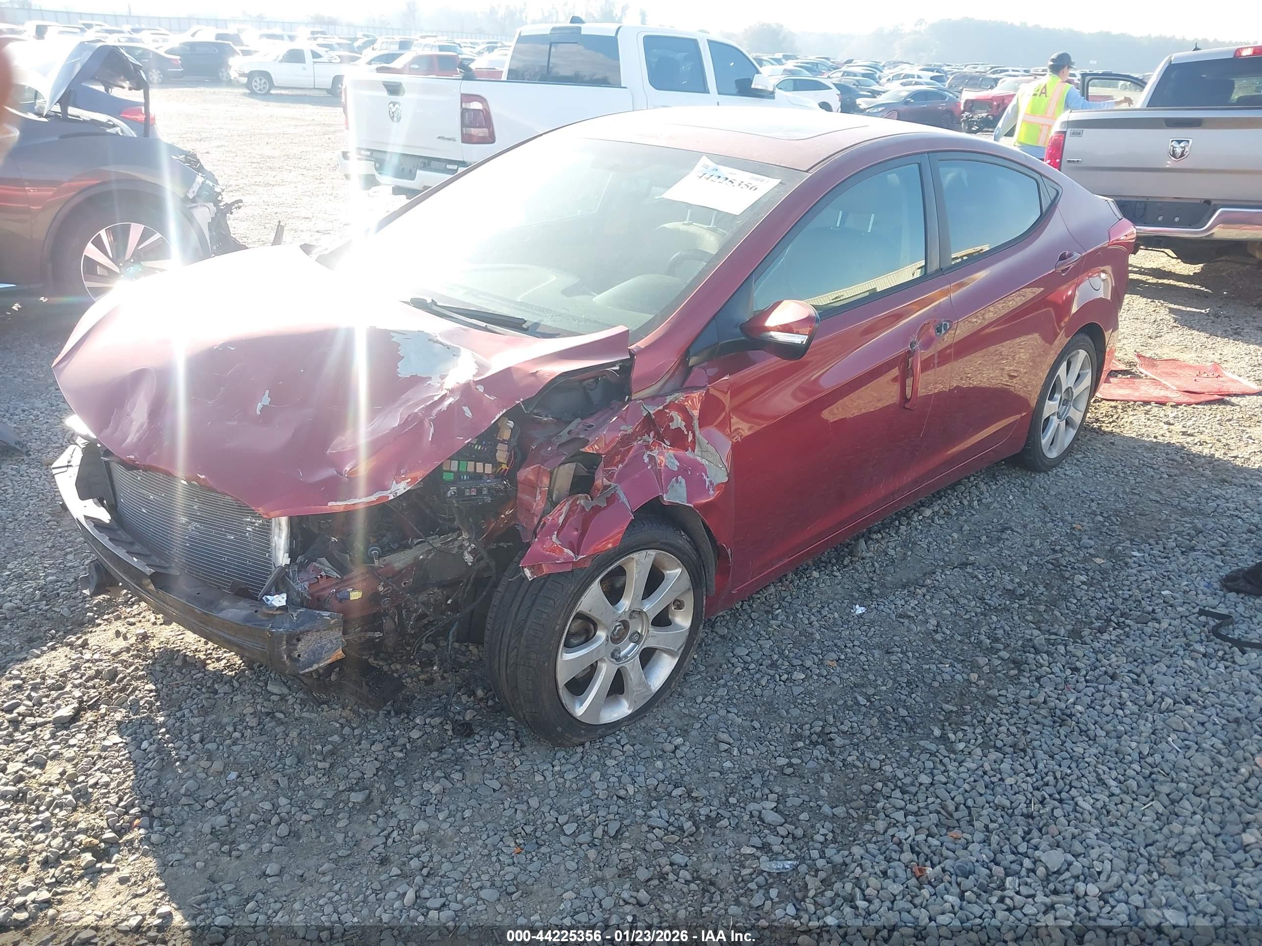HYUNDAI ELANTRA image 2