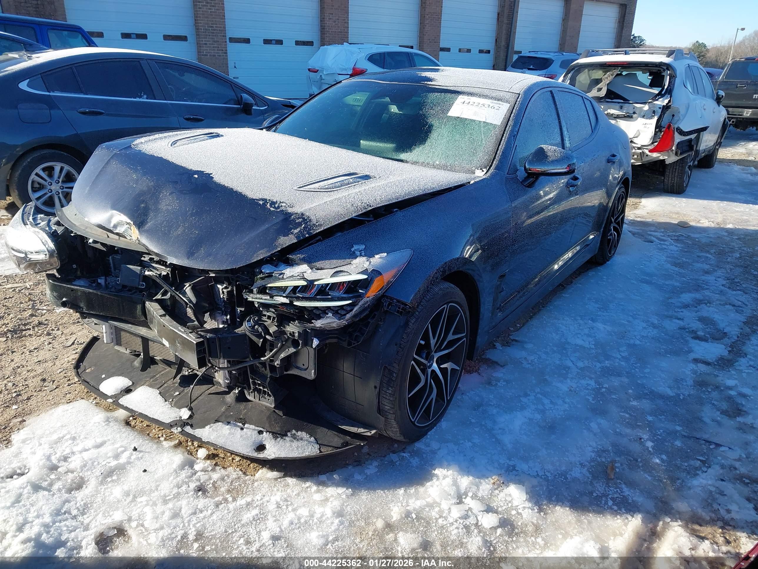 KIA STINGER image 2
