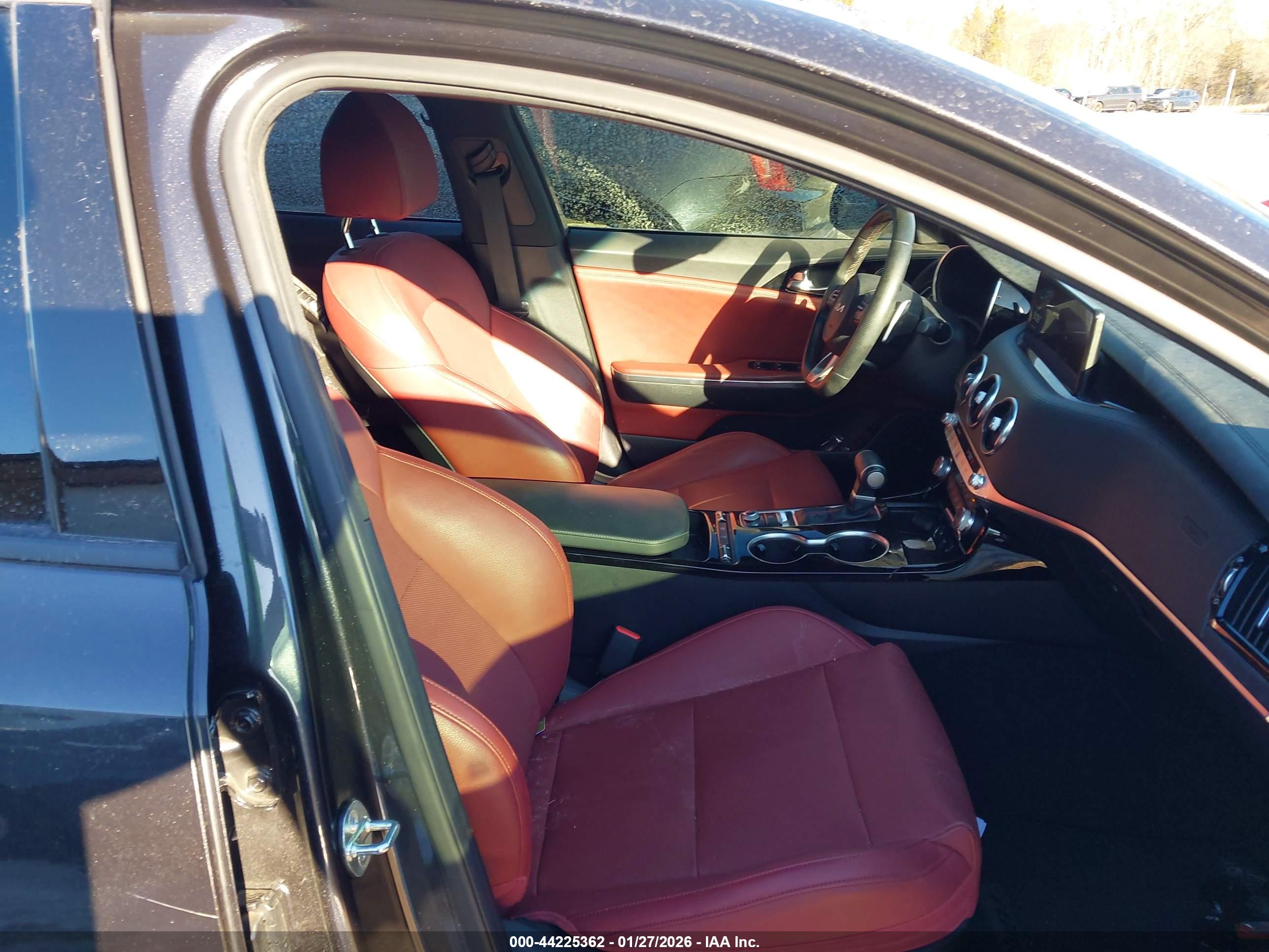 KIA STINGER image 5