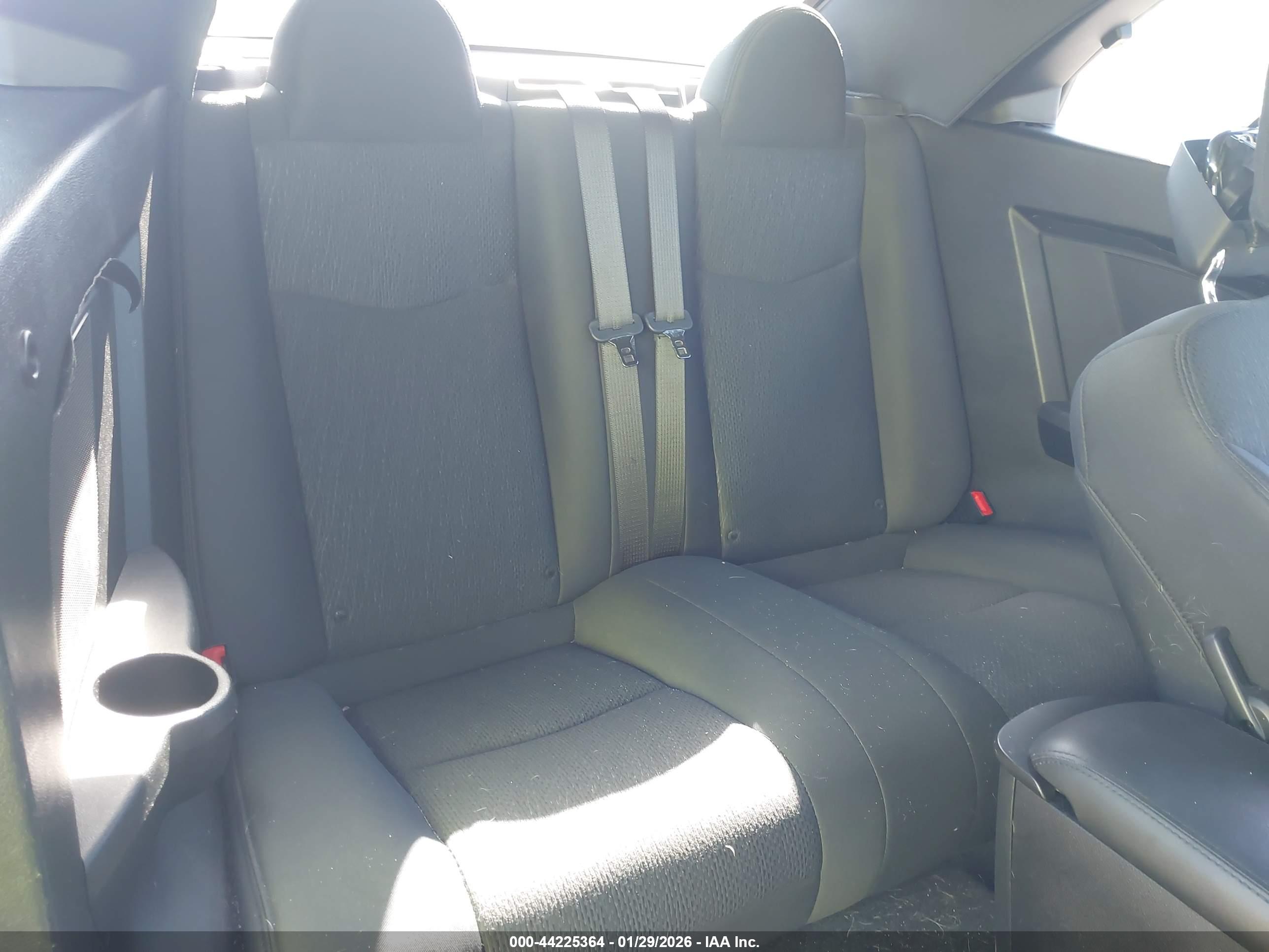CHRYSLER 200 image 8