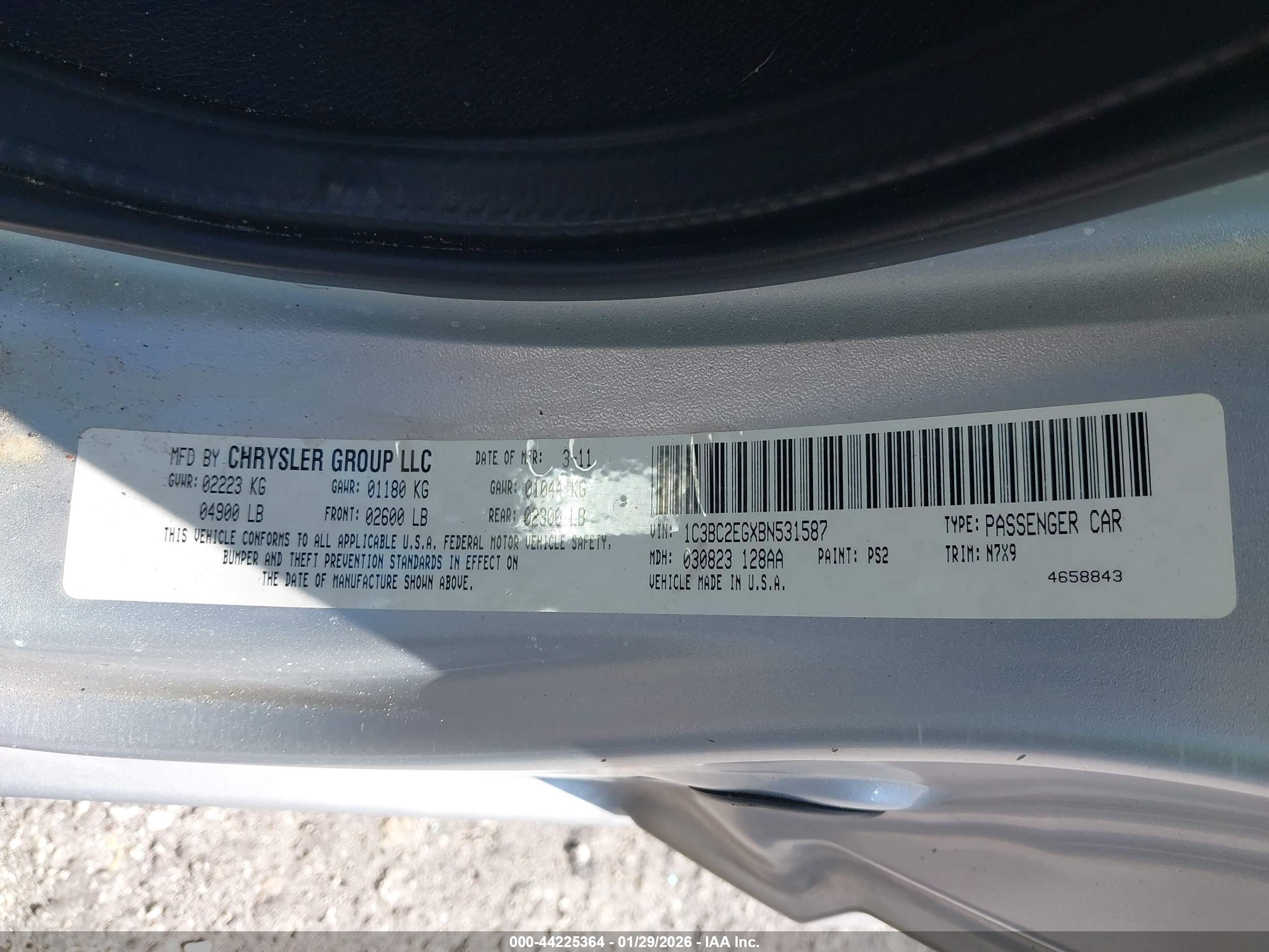 CHRYSLER 200 image 9