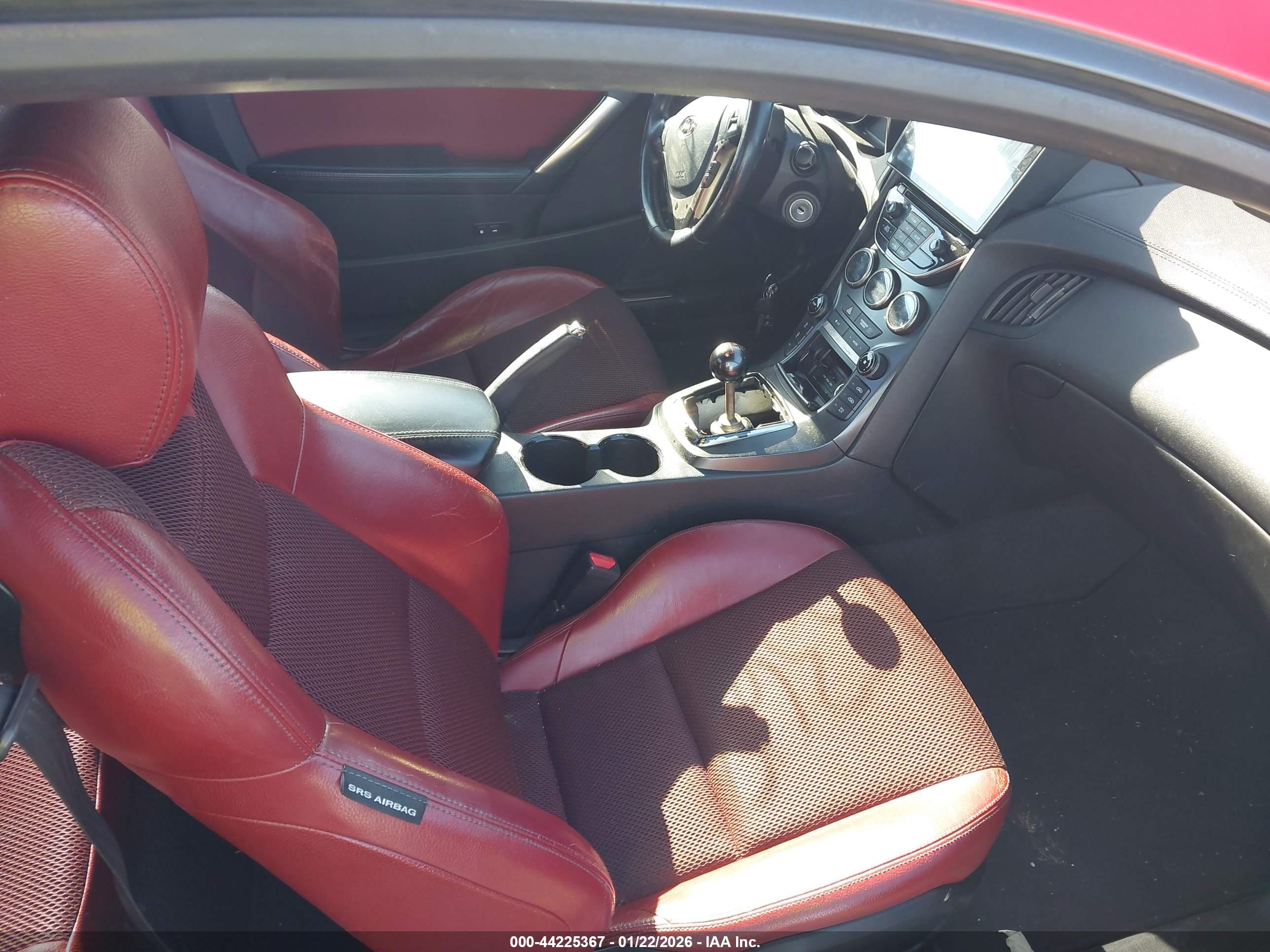 HYUNDAI GENESIS image 5