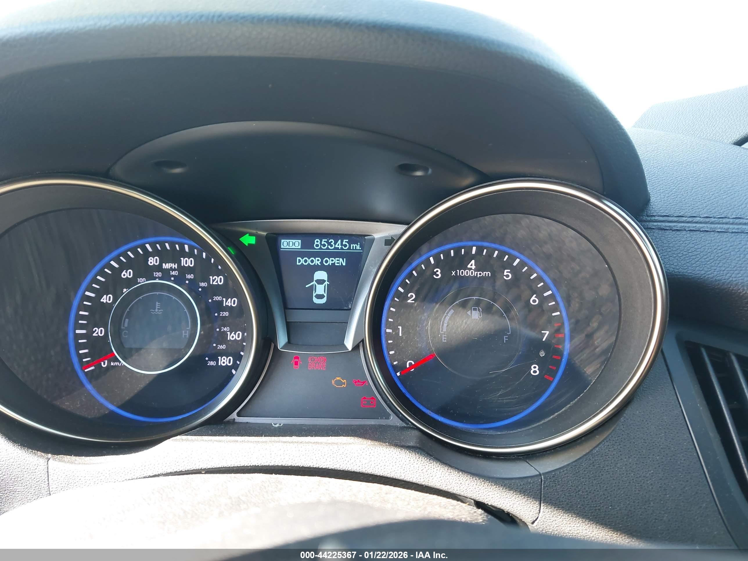 HYUNDAI GENESIS image 7