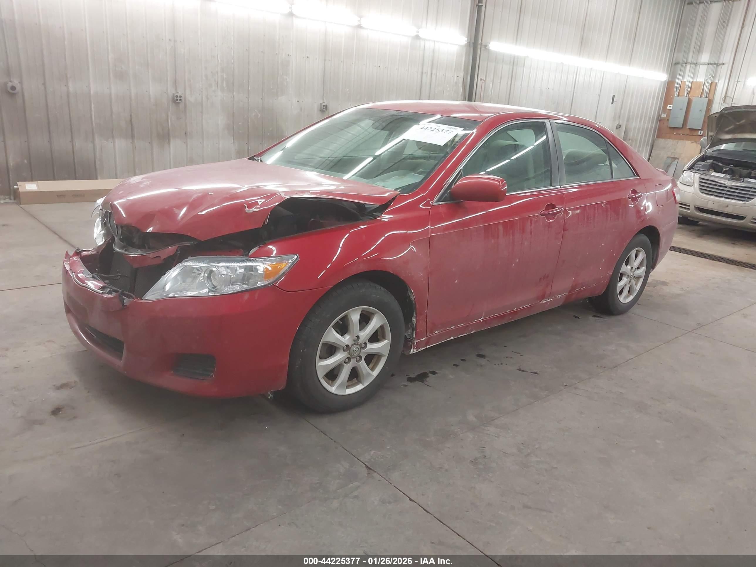 TOYOTA CAMRY image 2
