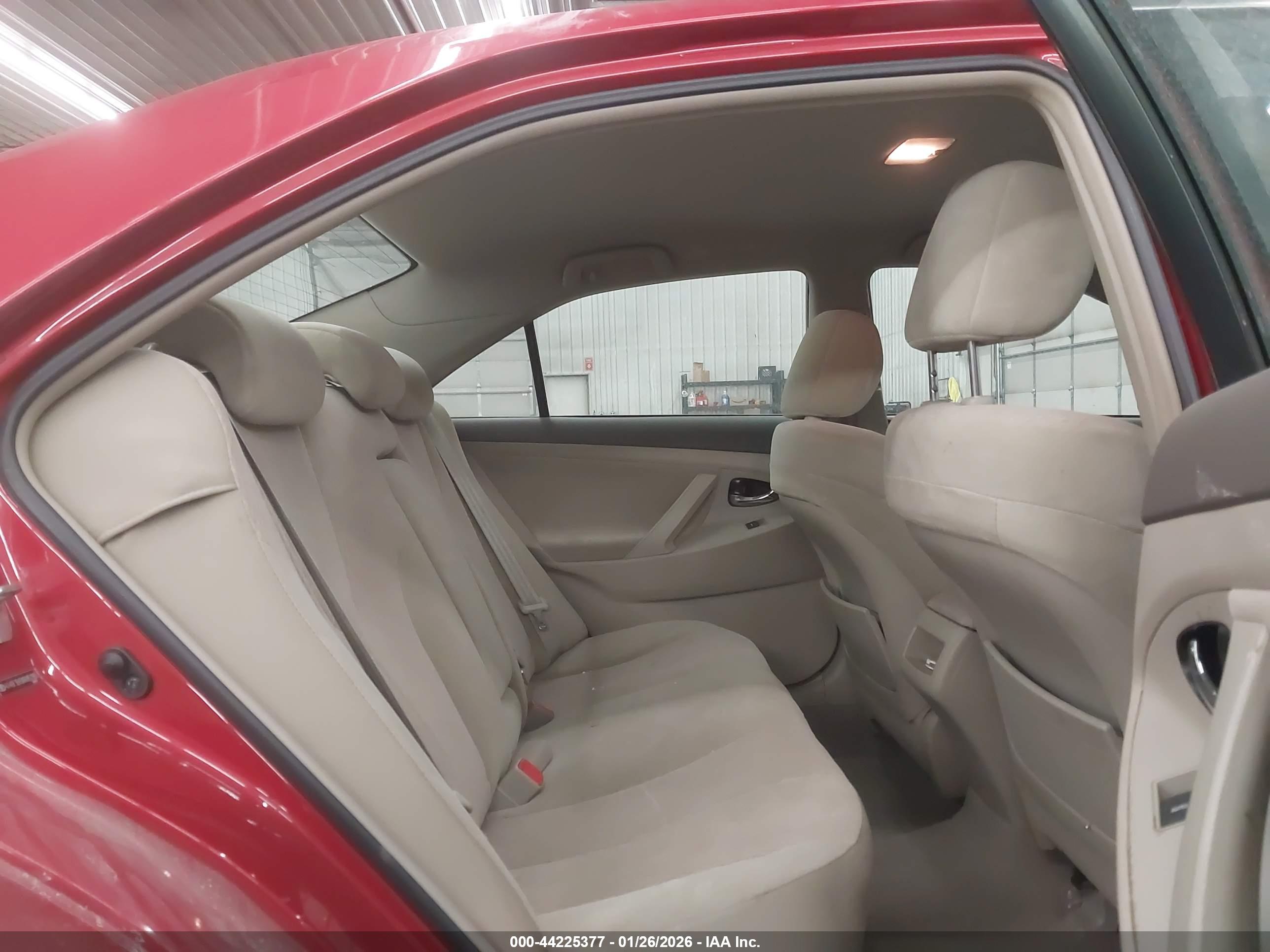 TOYOTA CAMRY image 8