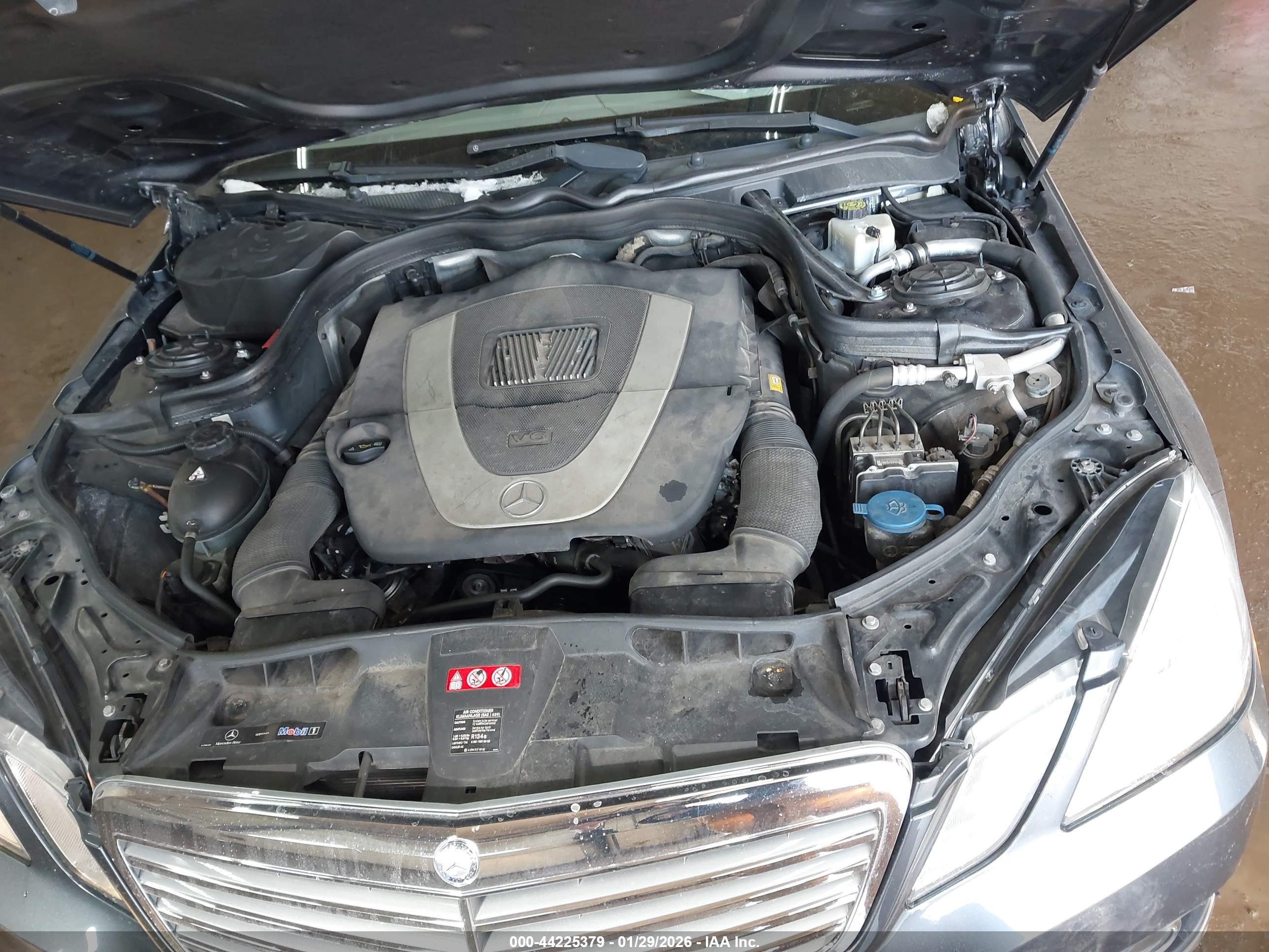 MERCEDES-BENZ E image 10