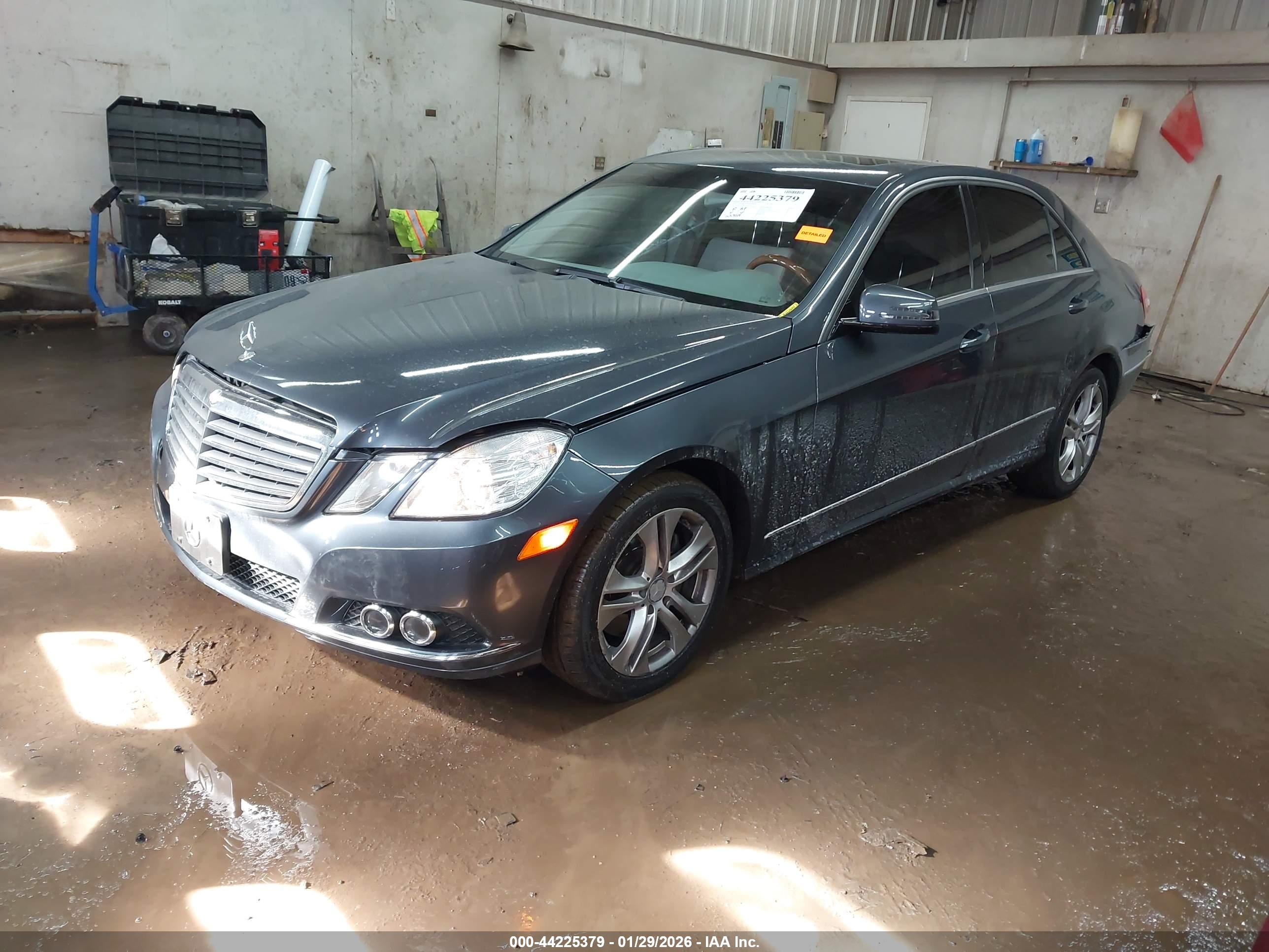 MERCEDES-BENZ E image 2