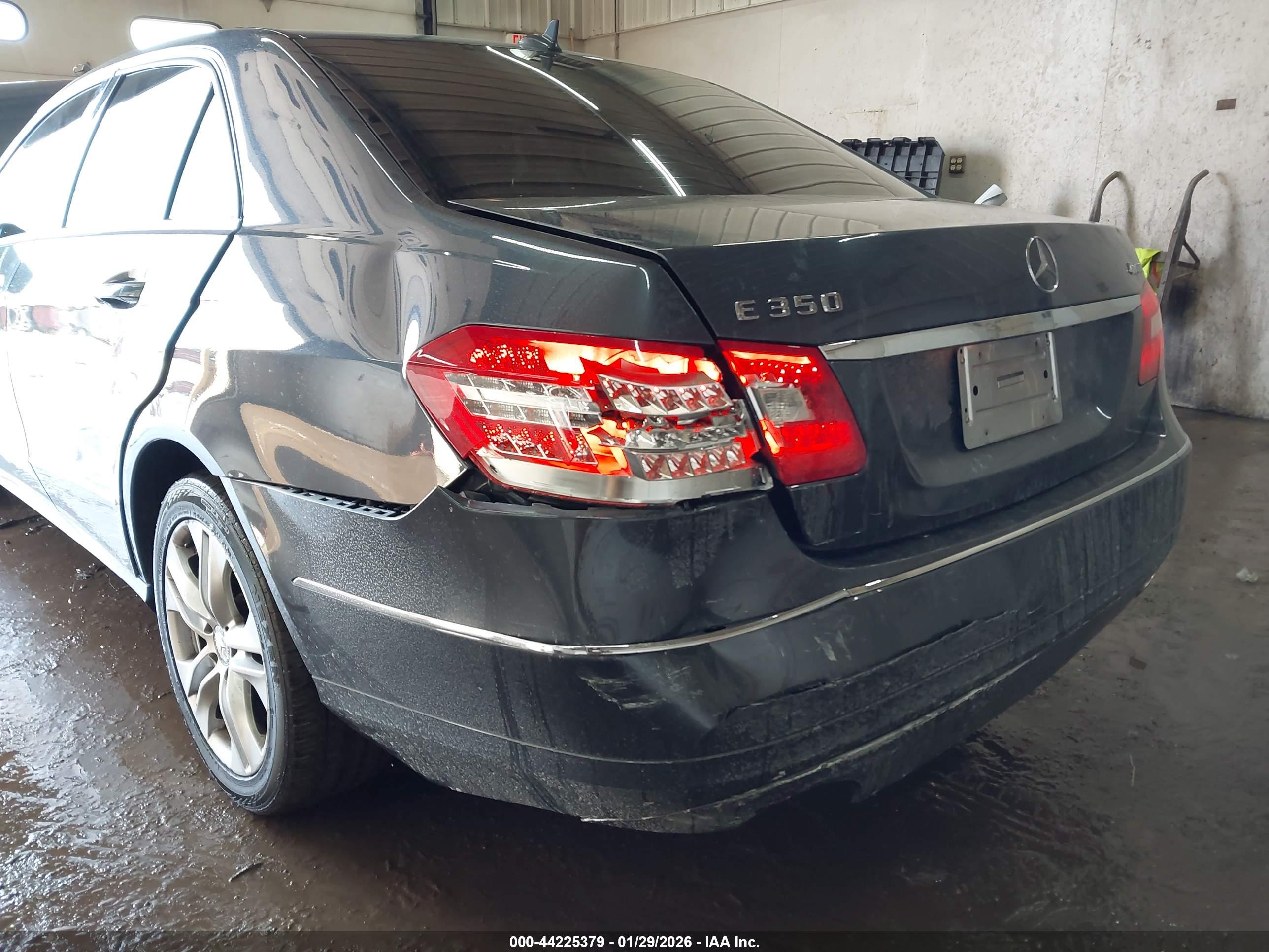 MERCEDES-BENZ E image 6