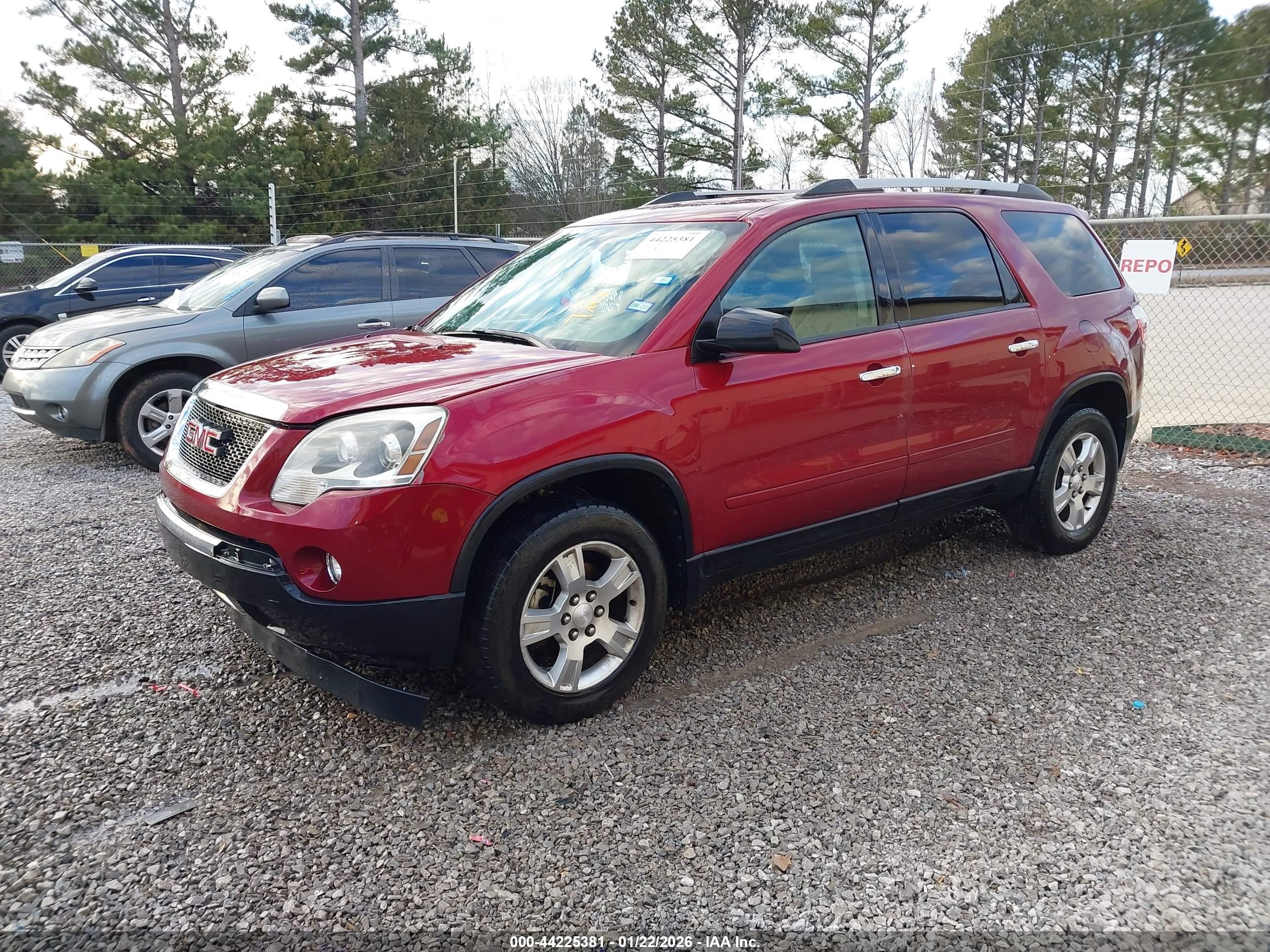 GMC ACADIA image 2