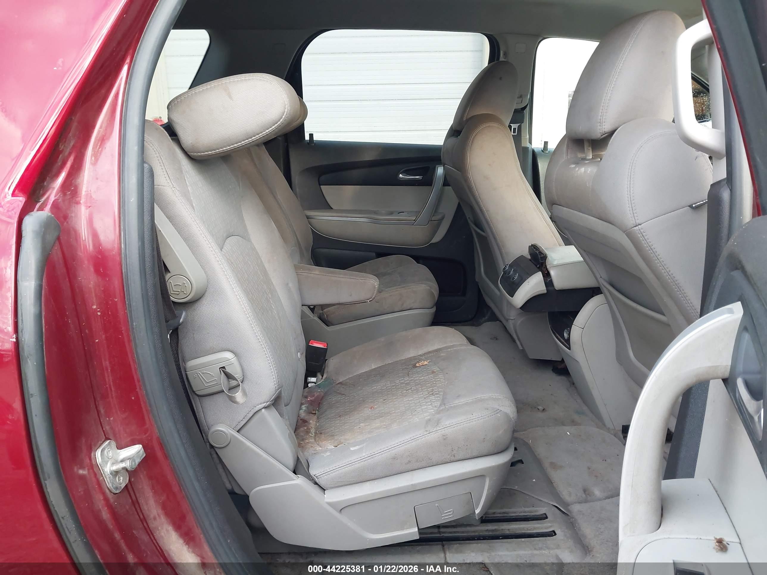 GMC ACADIA image 8
