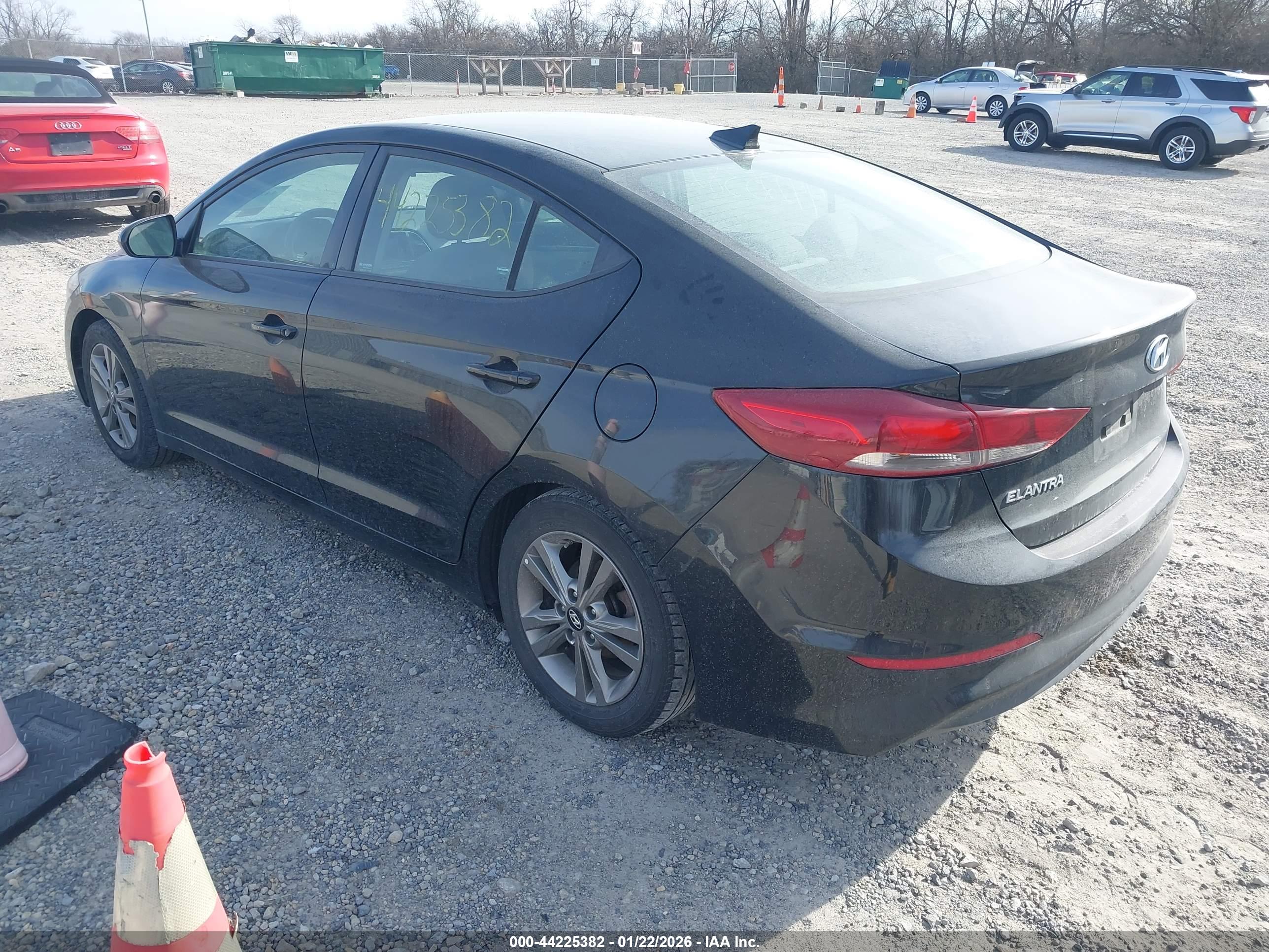 HYUNDAI ELANTRA image 3