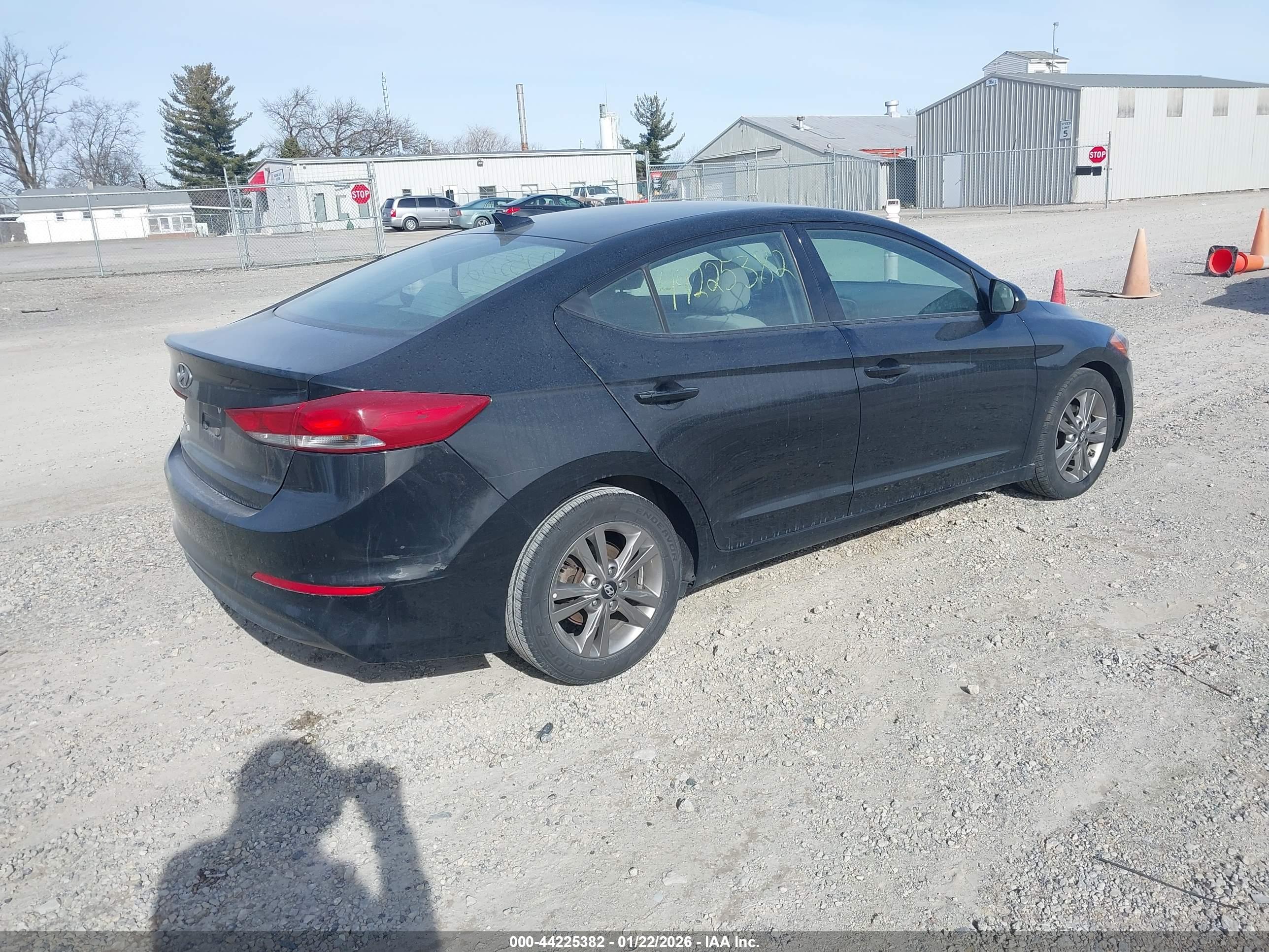 HYUNDAI ELANTRA image 4