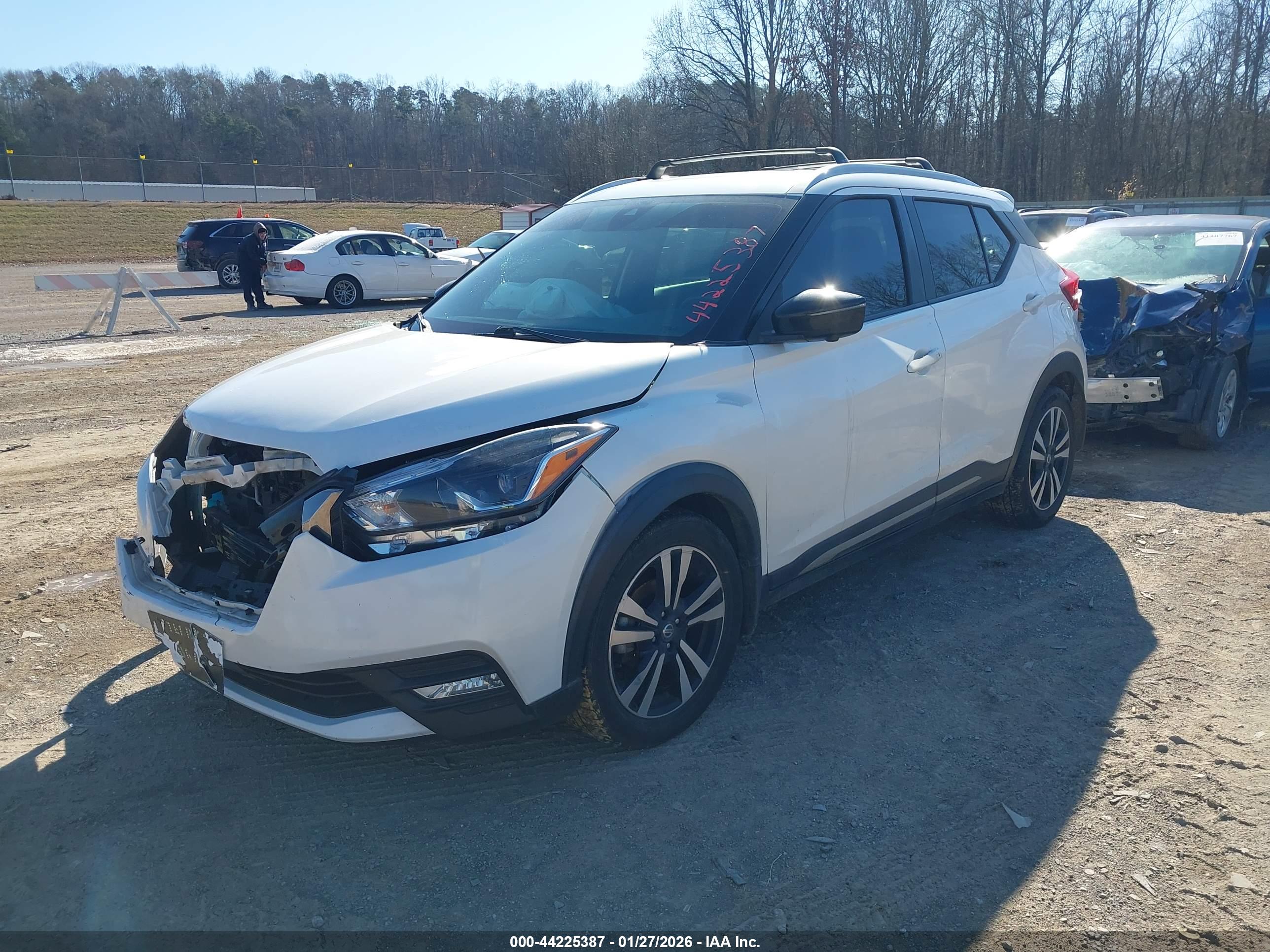 NISSAN KICKS image 2