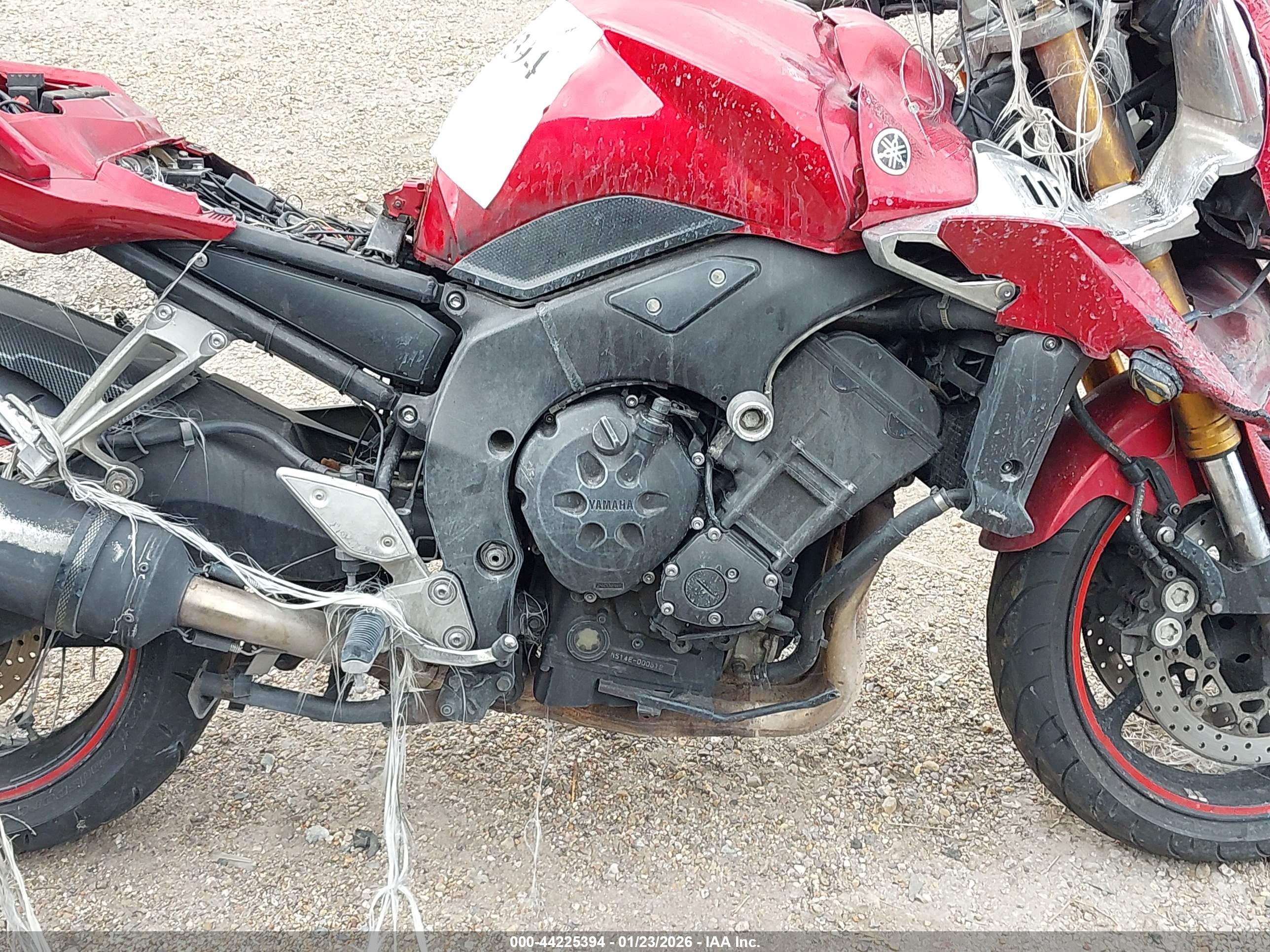 YAMAHA FZ1 image 8