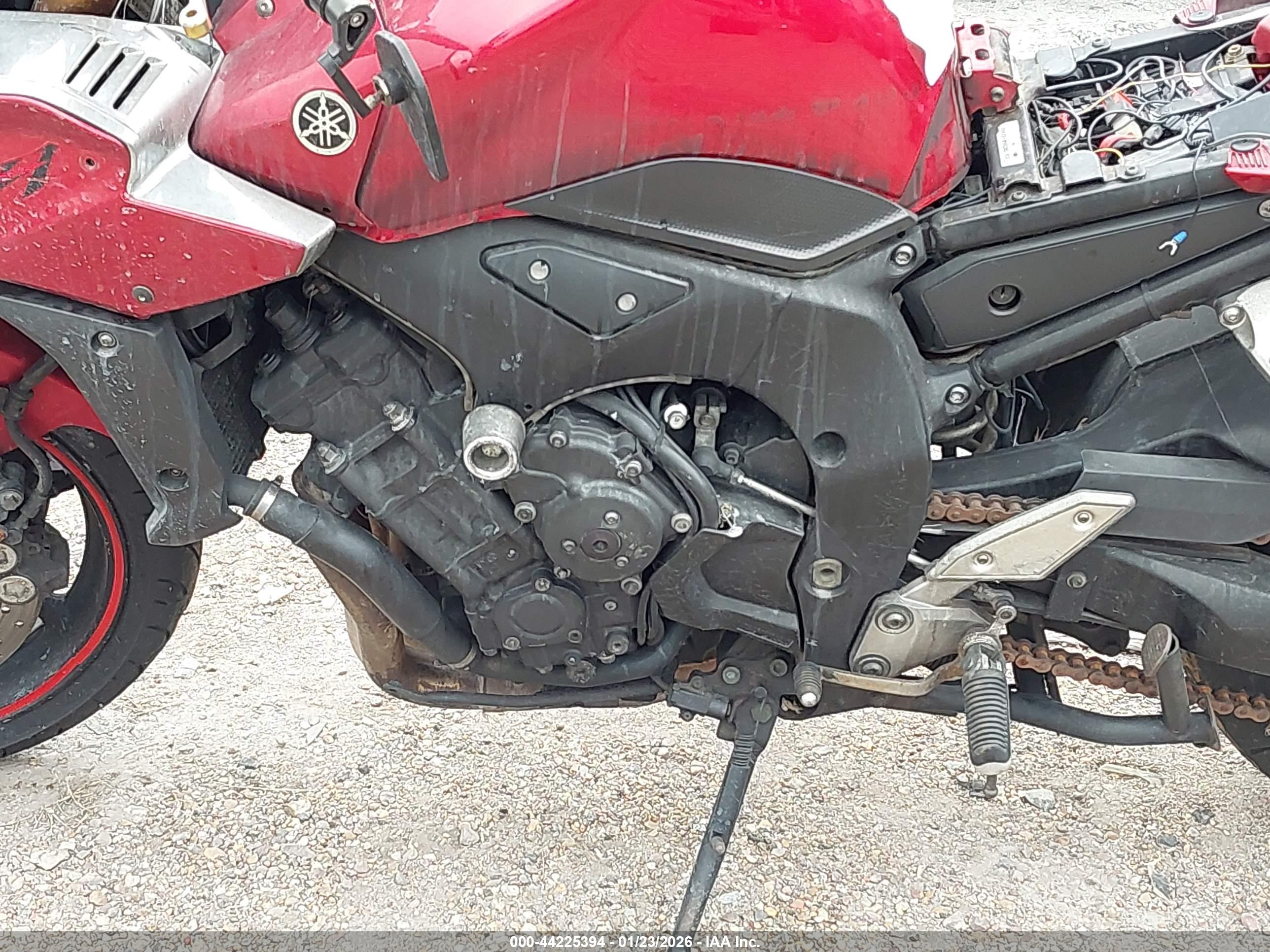 YAMAHA FZ1 image 9