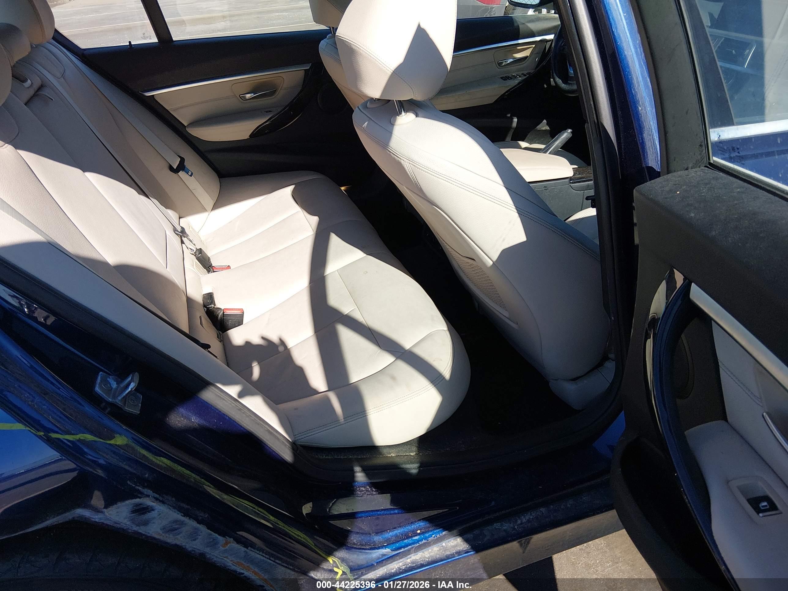 BMW 330I image 8