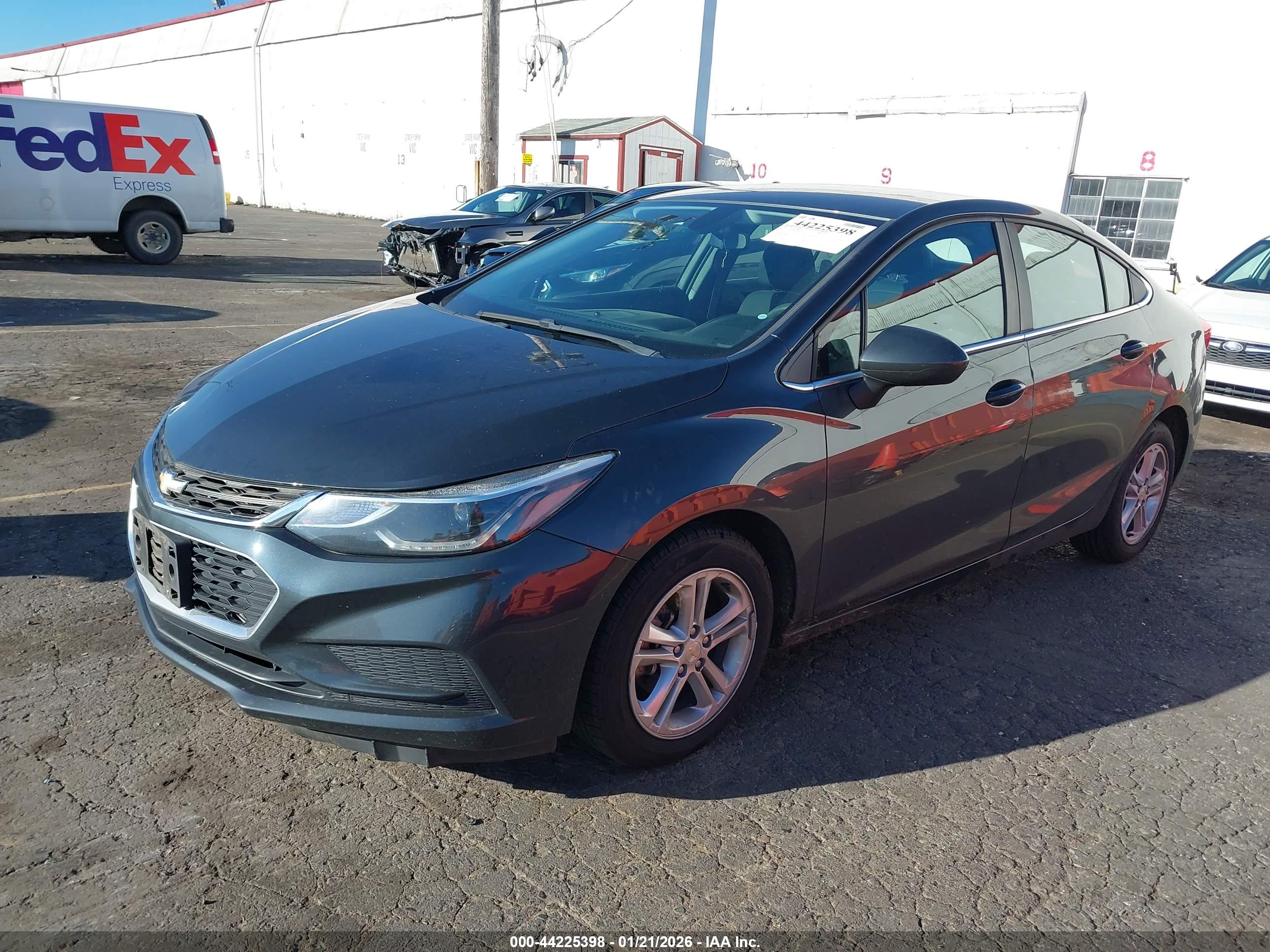 CHEVROLET CRUZE image 2