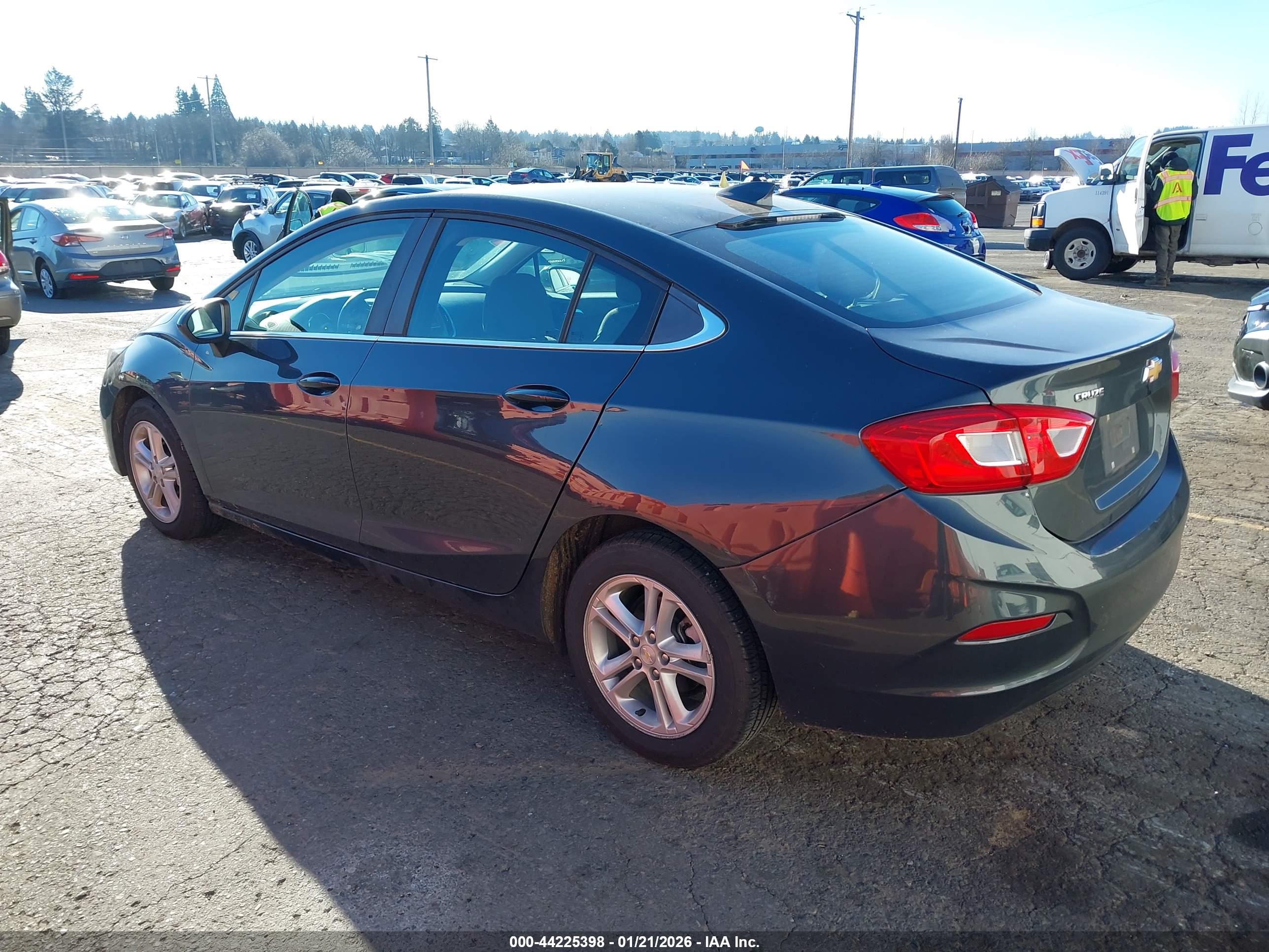 CHEVROLET CRUZE image 3