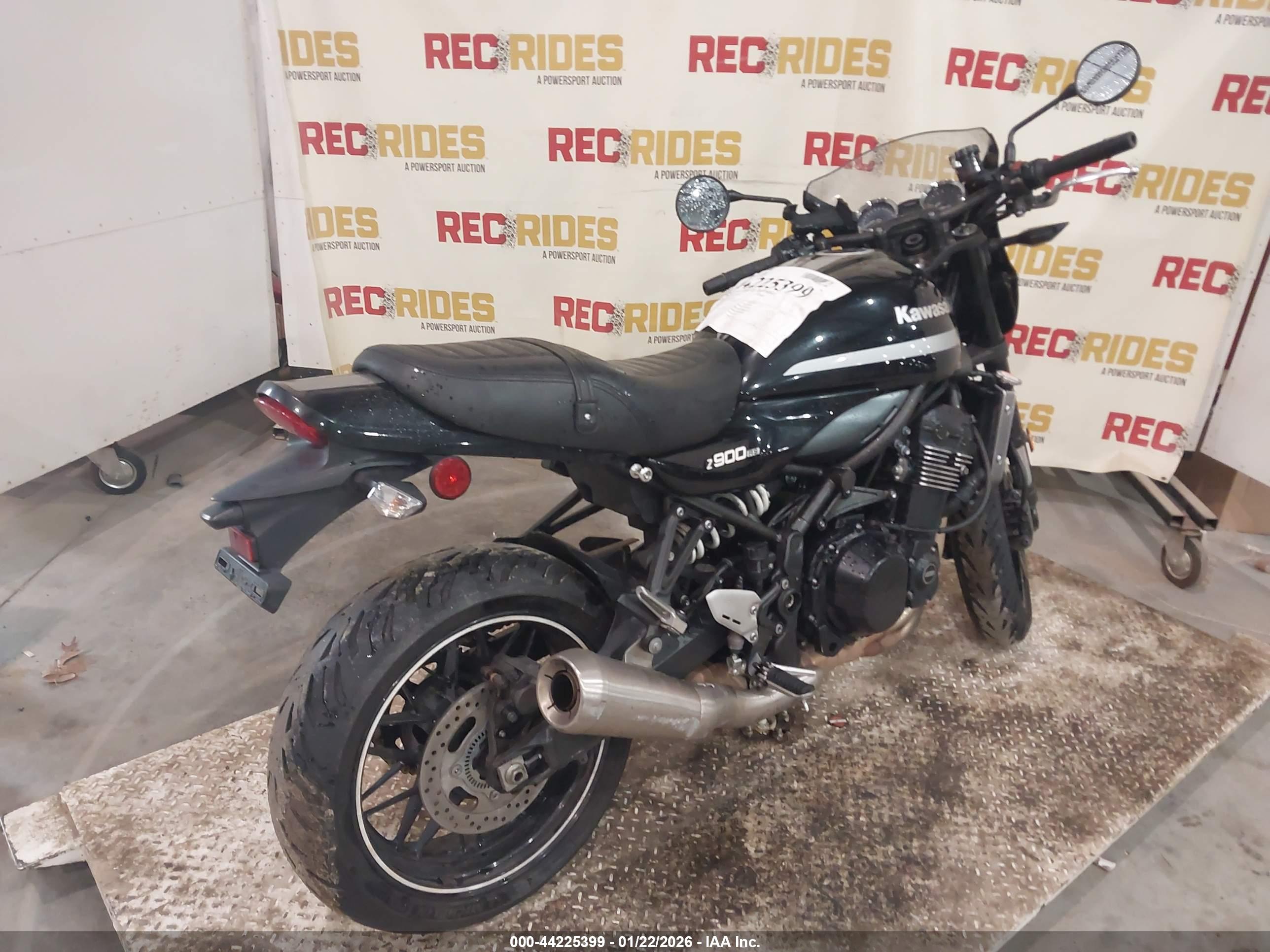 KAWASAKI ZR900 image 4