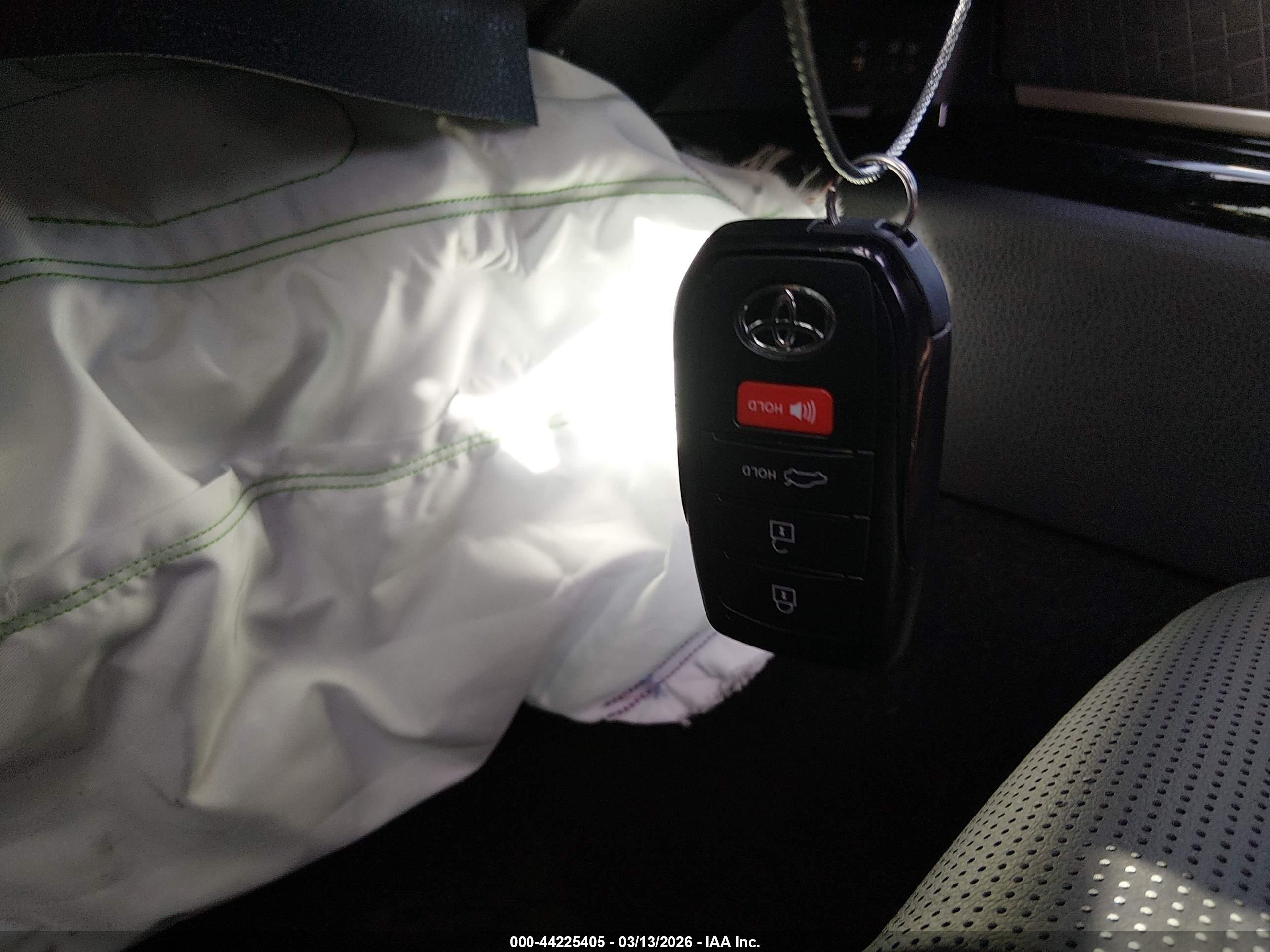 TOYOTA CAMRY image 11