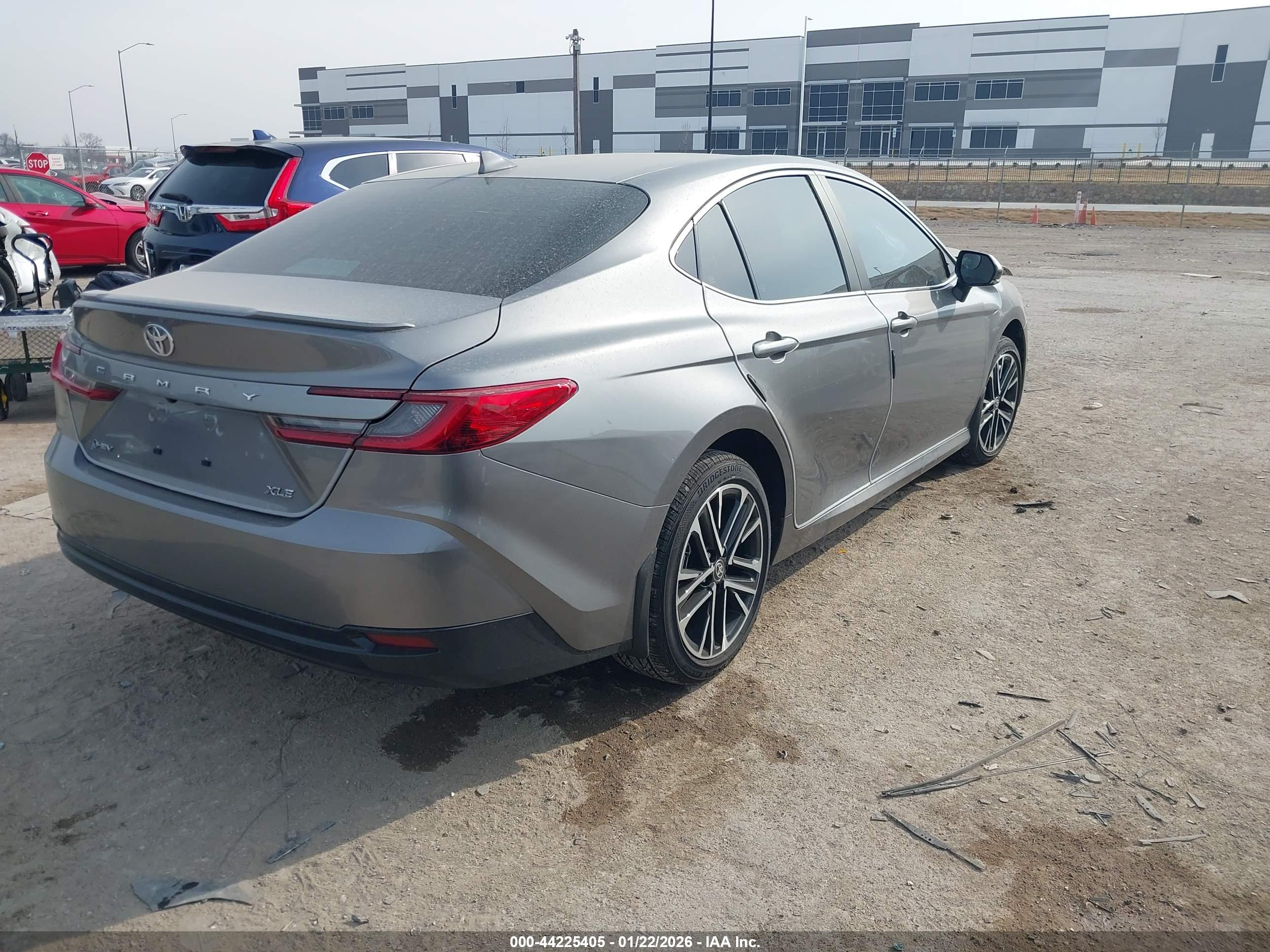 TOYOTA CAMRY image 4